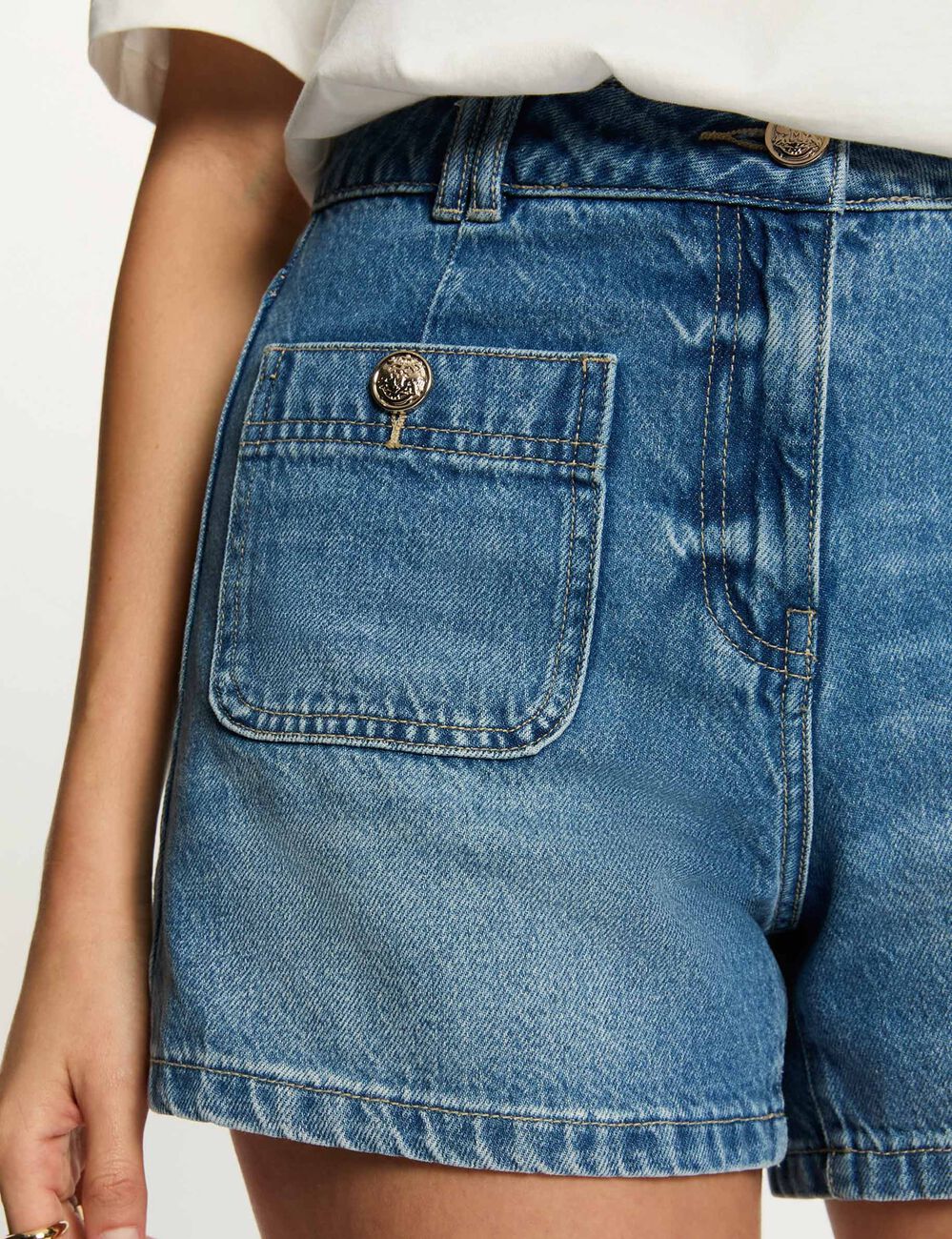 Strakke jeansshort stone washed denim vrouw