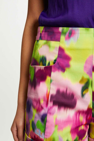 Short droit satin imprimé abstrait multico femme
