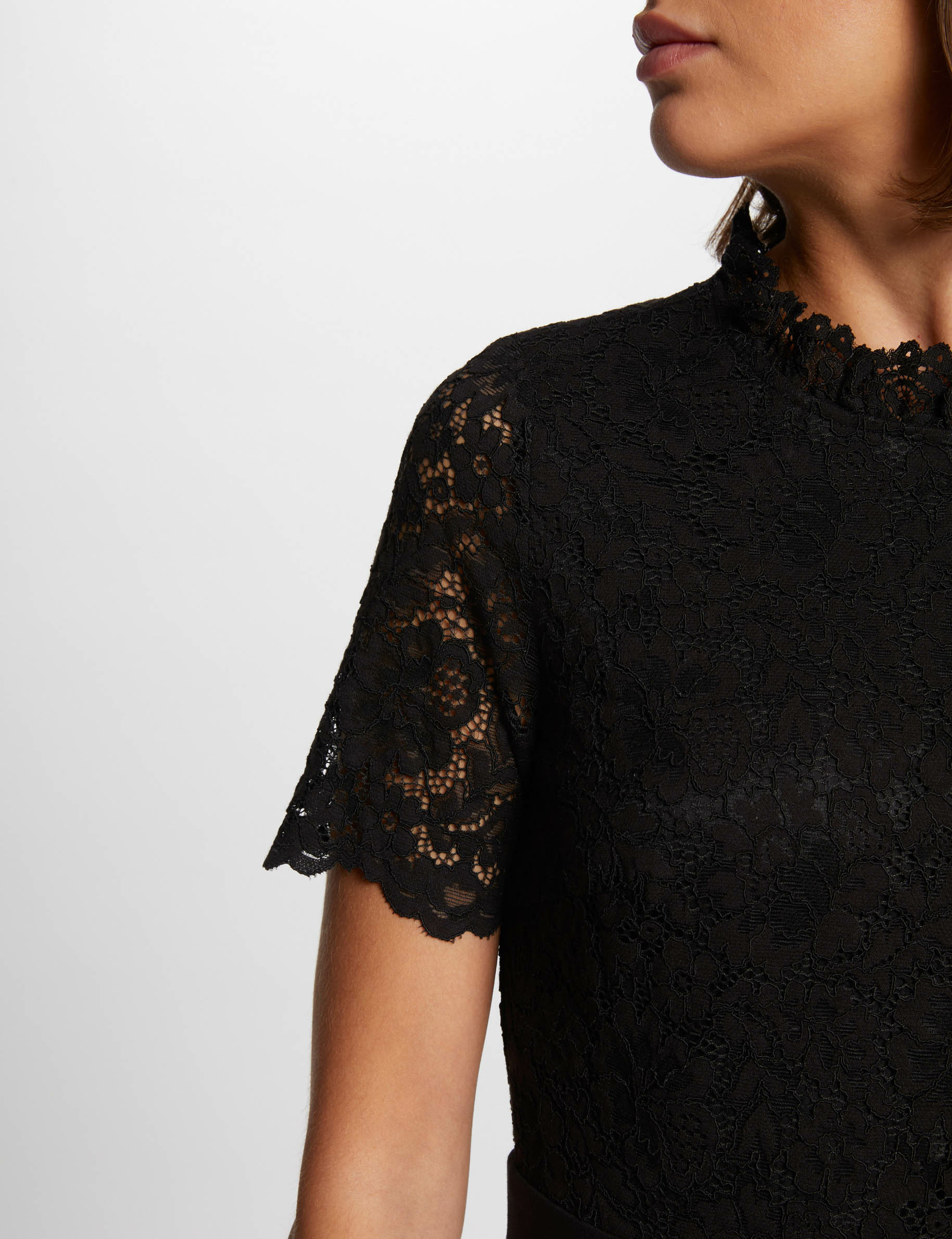 robe courte ajustee dentelle noir femme Robe courte ajustée dentelle noir femme