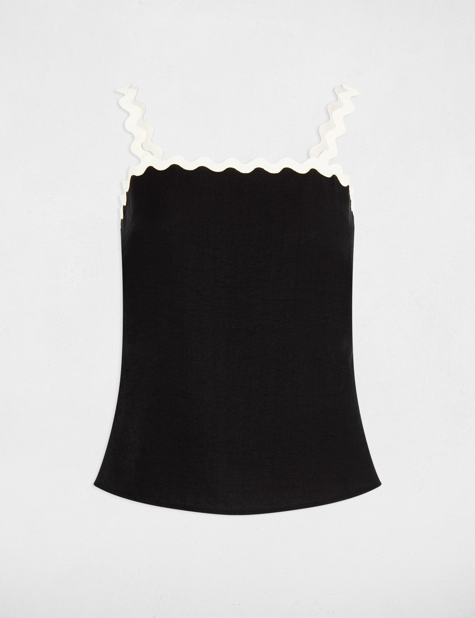 Nauwsluitende top zwart vrouw