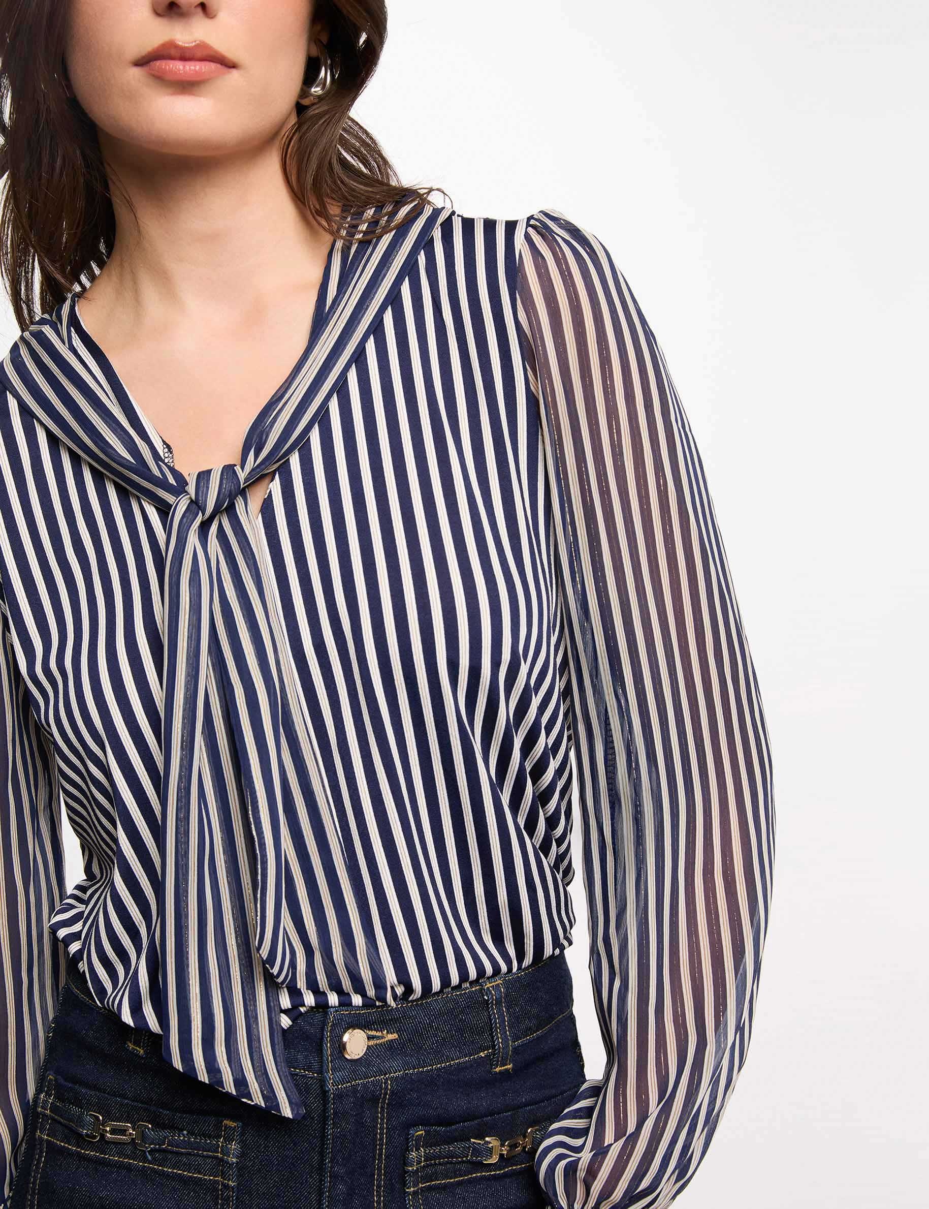 T-shirt met lavalli&egrave;rekraag helder wit vrouw