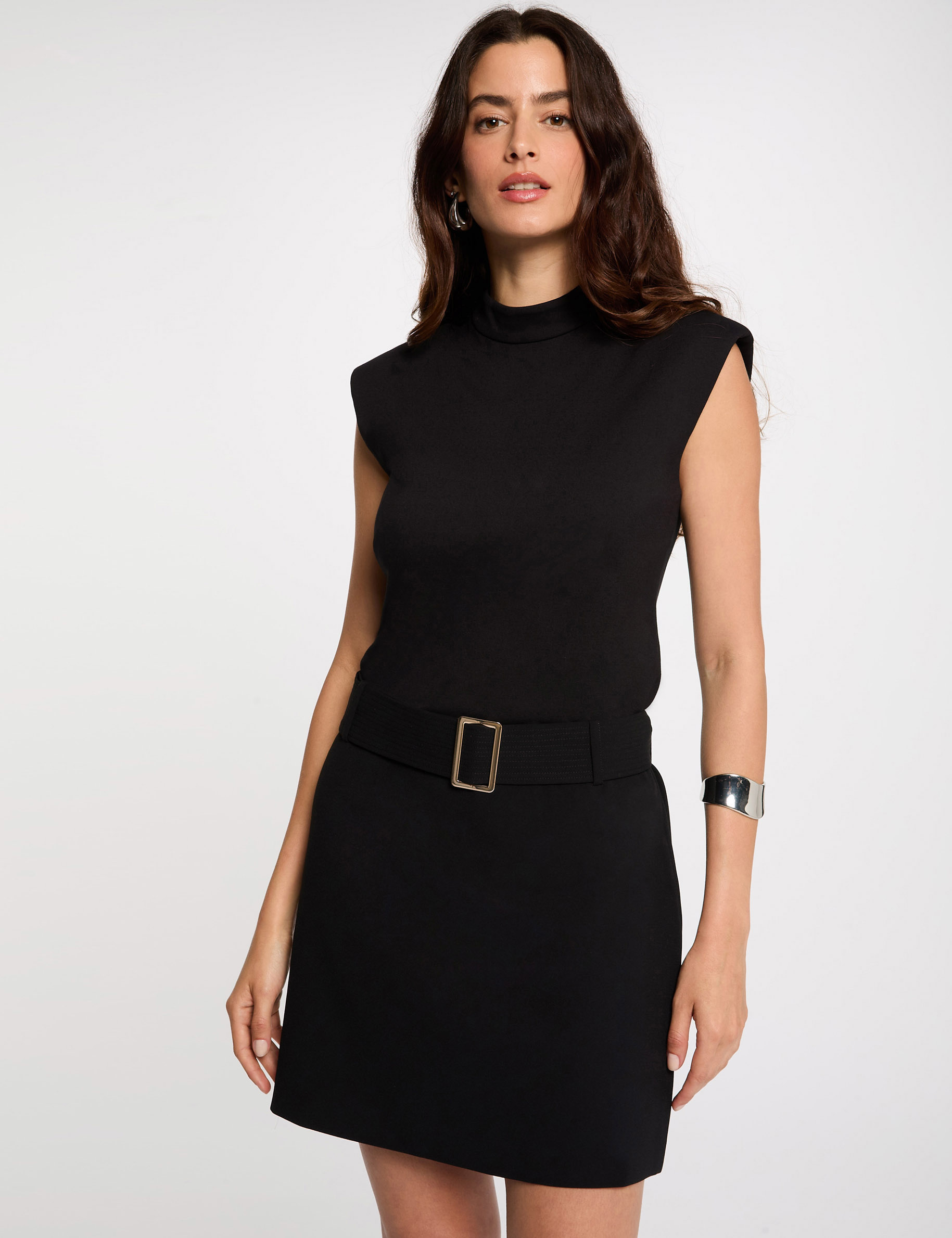 Robe courte droite ceinturée noir femme