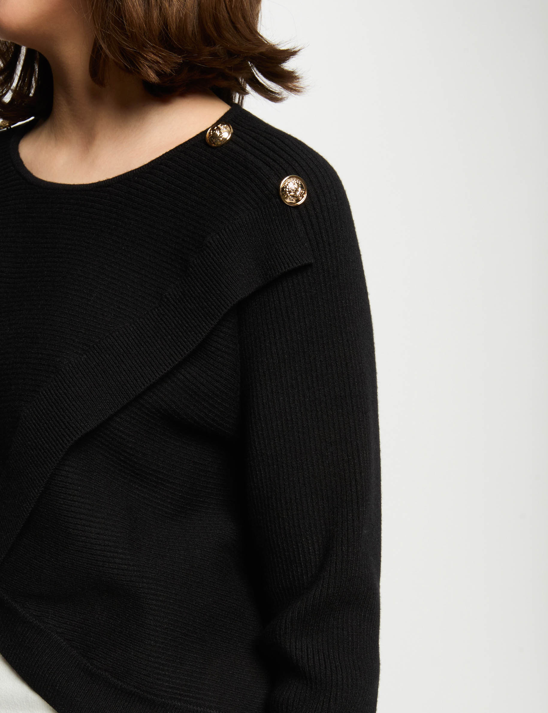 pull col rond et boutons noir femme Pull col rond et boutons noir femme