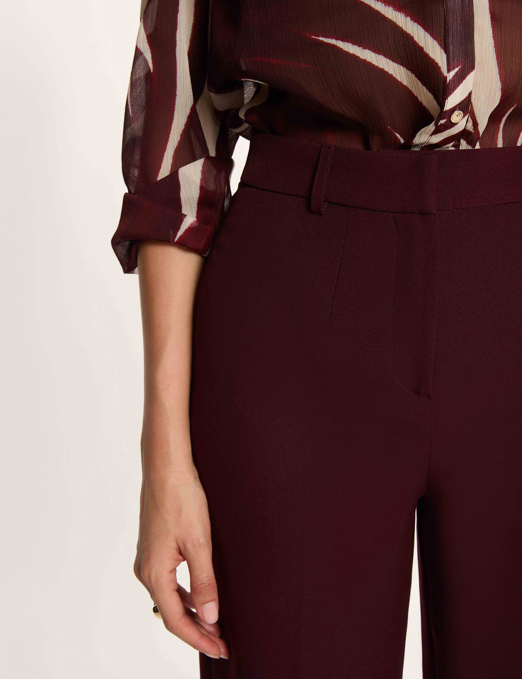 Pantalon droit &agrave; pinces prune femme
