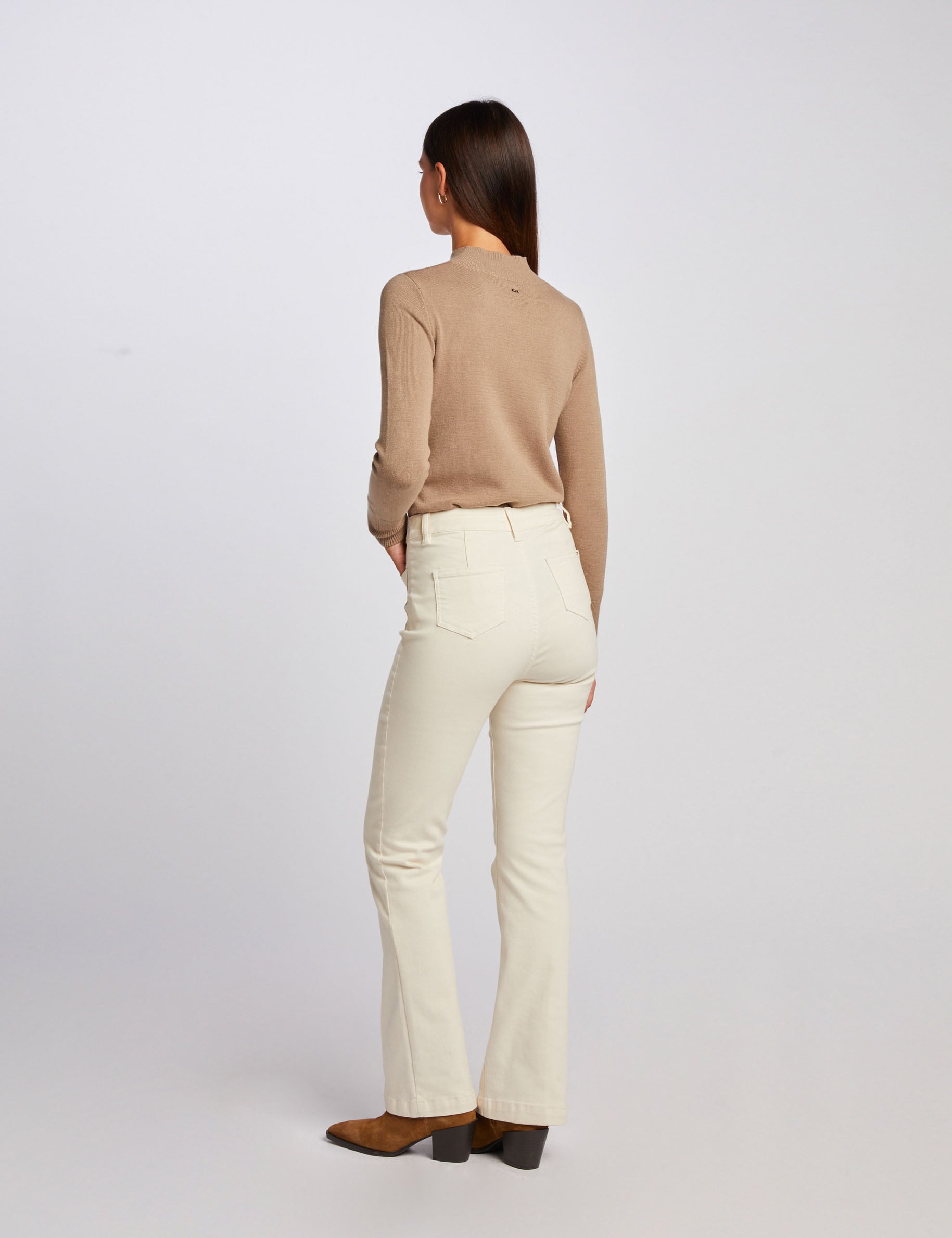 Pull cintr&eacute; col montant taupe femme
