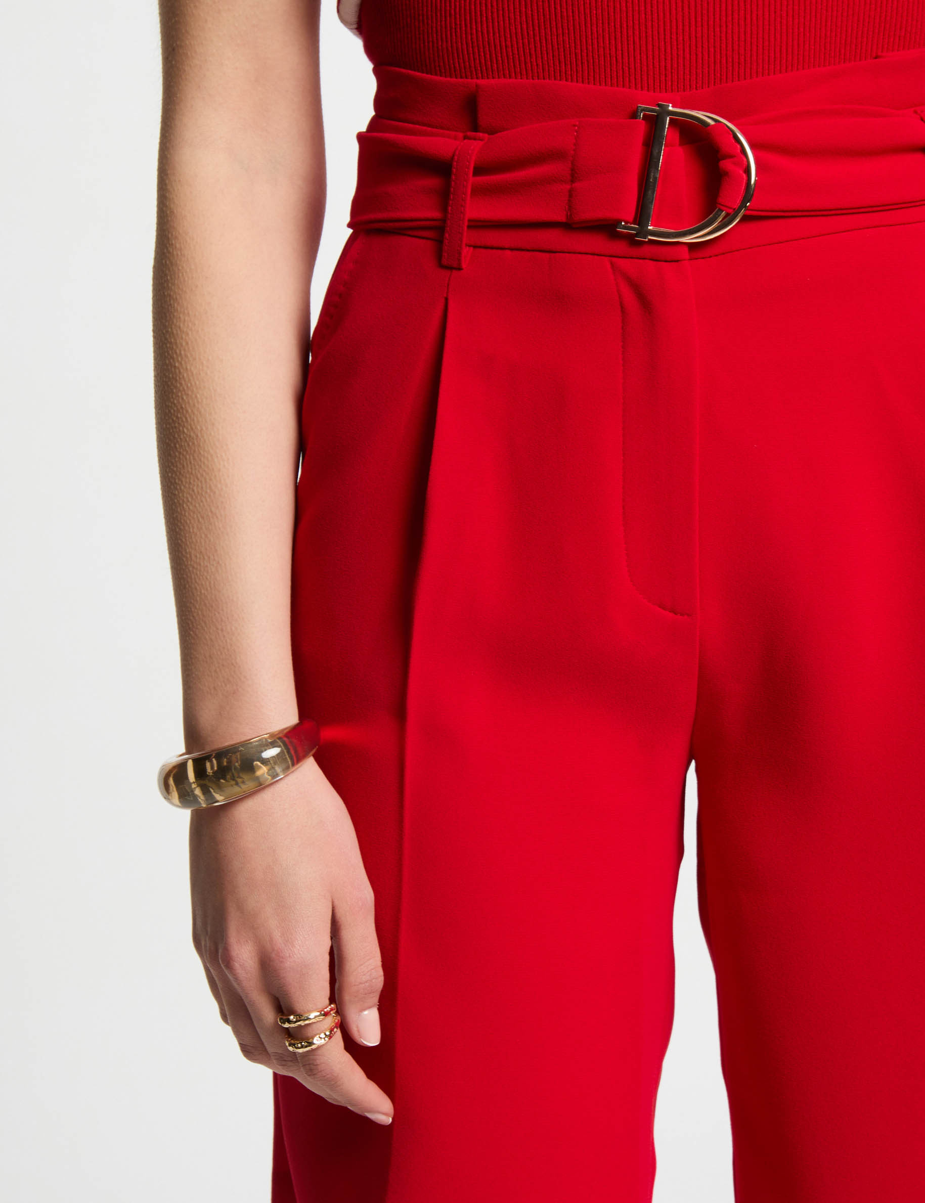 bermuda droit a pinces rouge femme Bermuda droit à pinces rouge femme