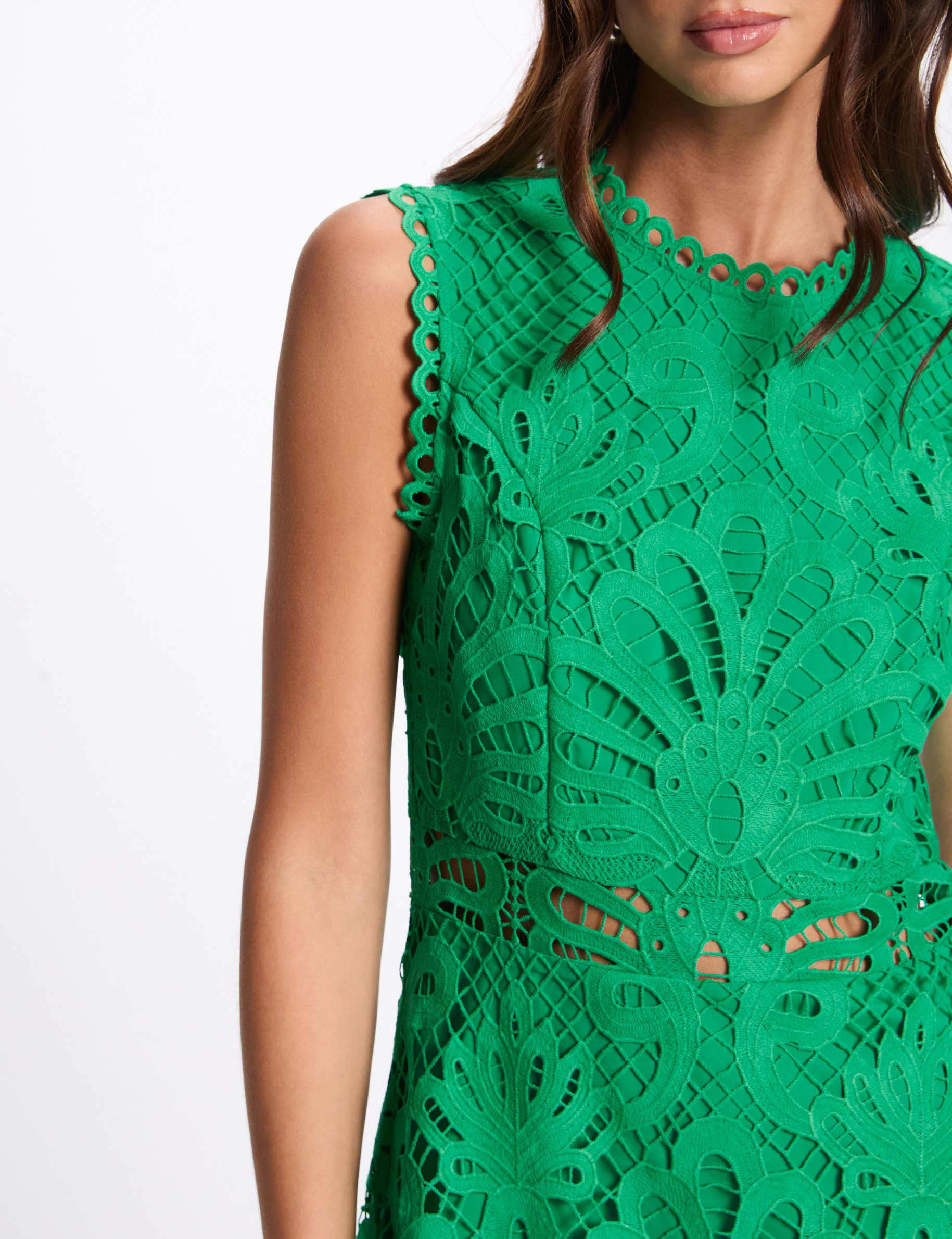 robe courte trapeze dentelle vert emeraude femme Robe courte trapèze dentelle vert émeraude femme