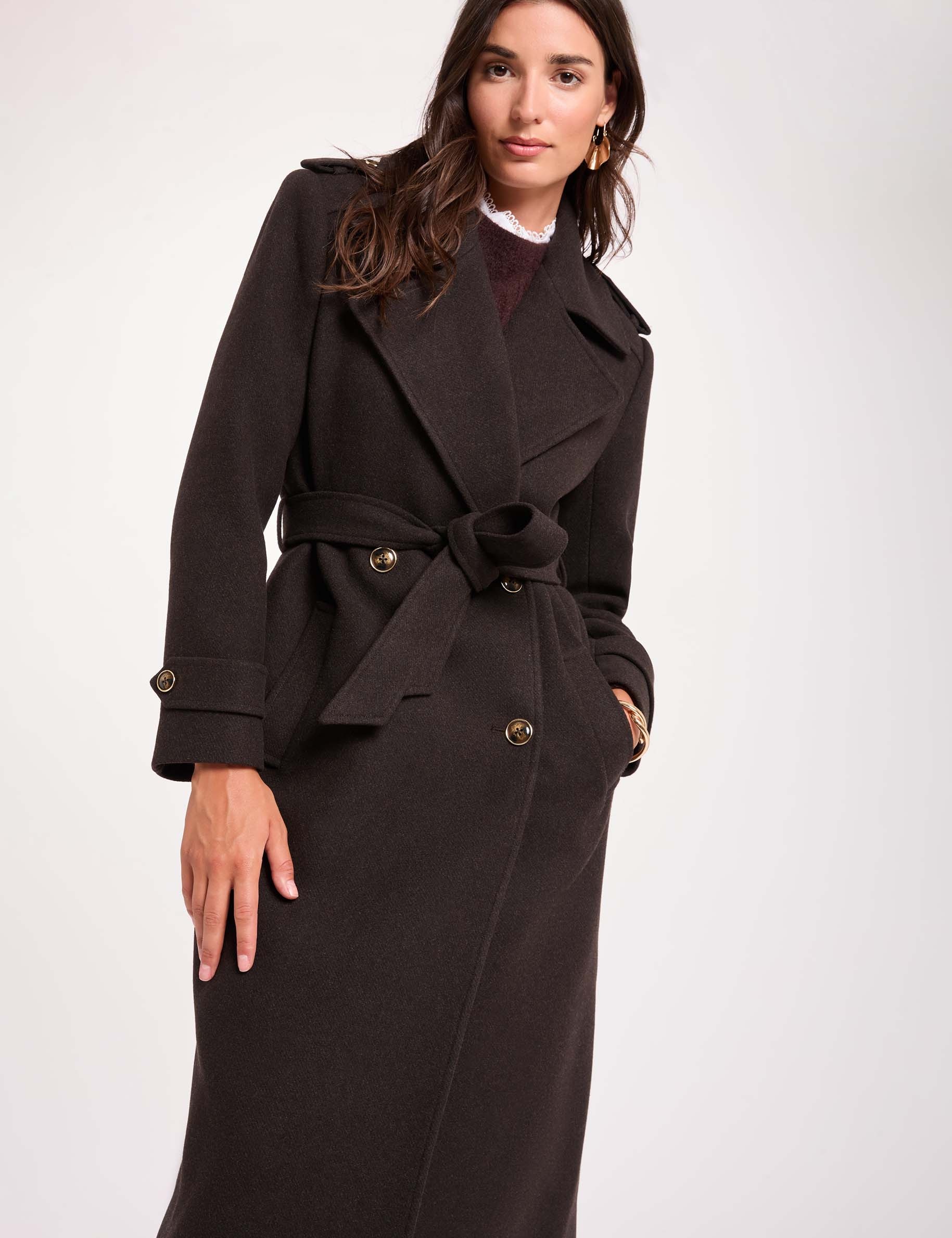 Manteau long ceintur&eacute; marron fonc&eacute; femme