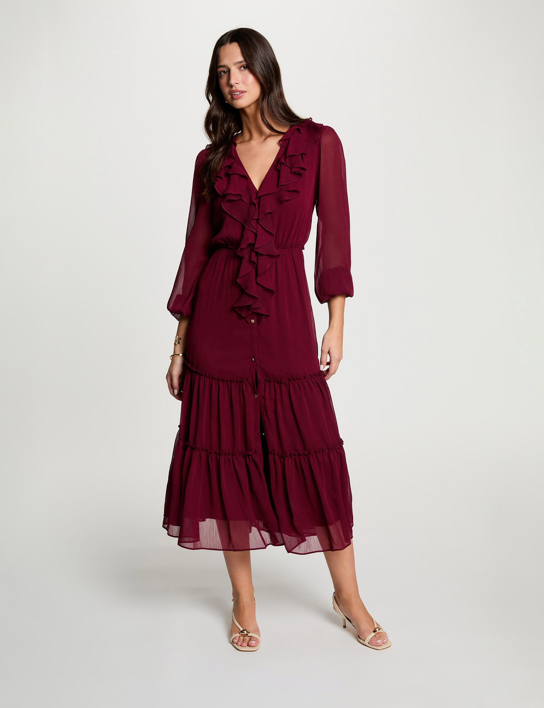 Lange, vloeiende jurk bordeaux vrouw