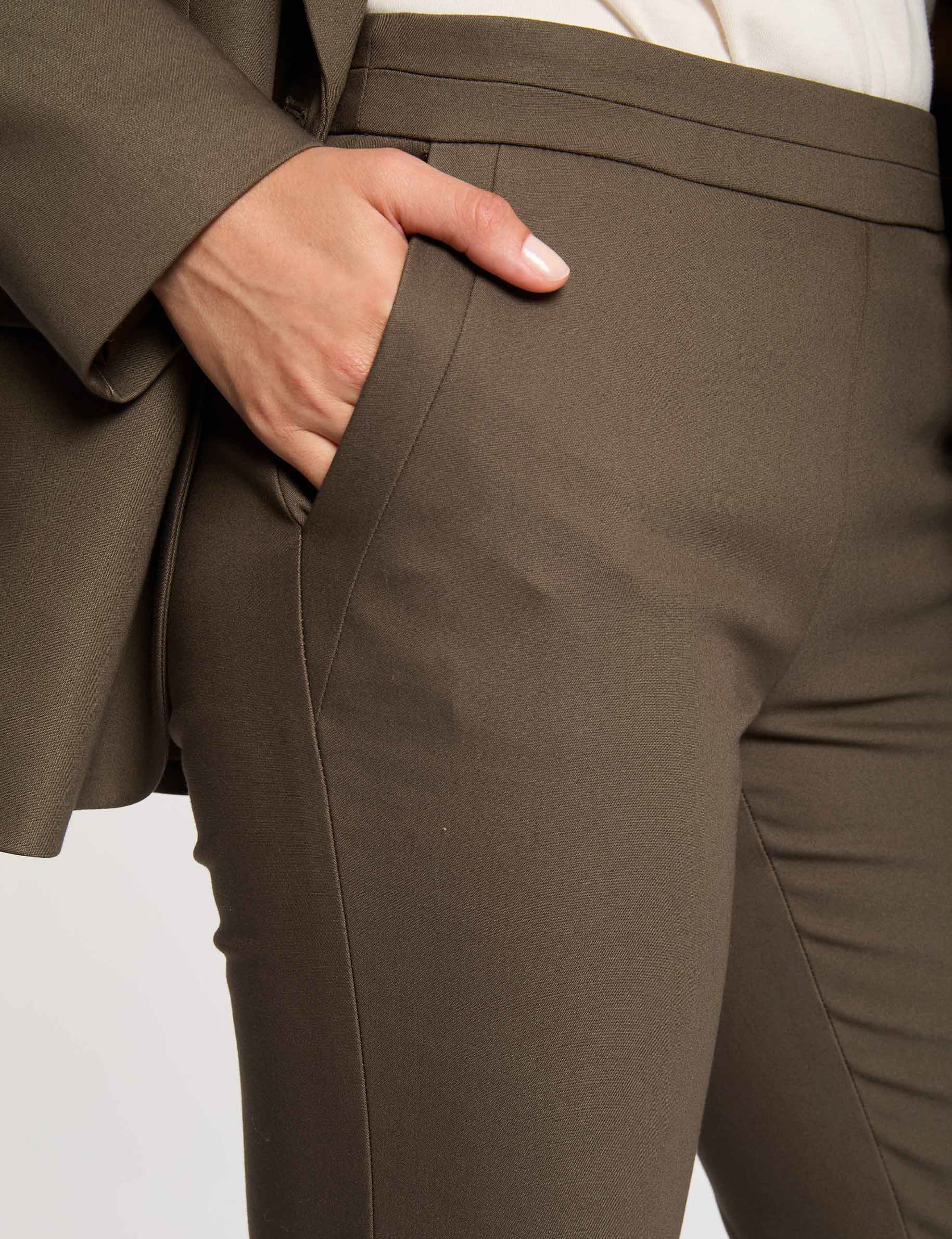 78 broek met ceintuur brons vrouw 7/8 broek met ceintuur brons vrouw