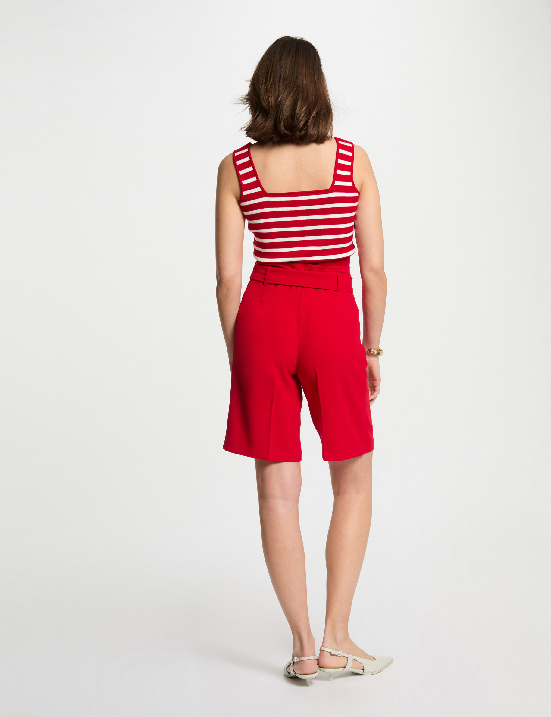 bermuda droit a pinces rouge femme Bermuda droit à pinces rouge femme