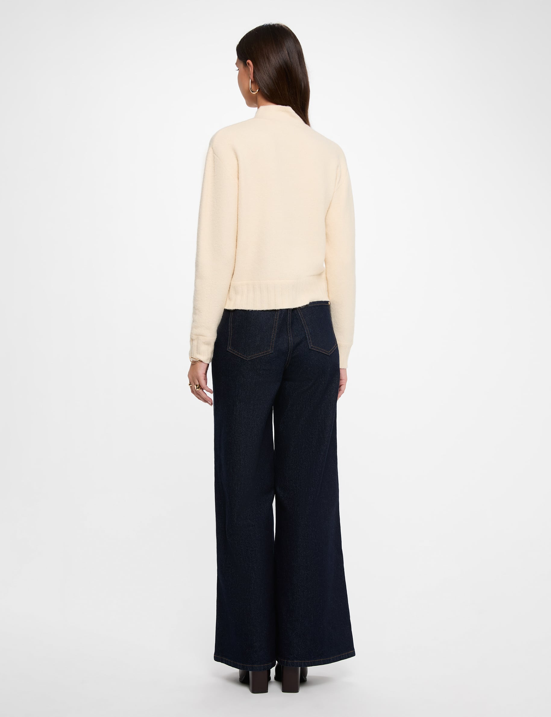 Trui met opstaande kraag beige vrouw