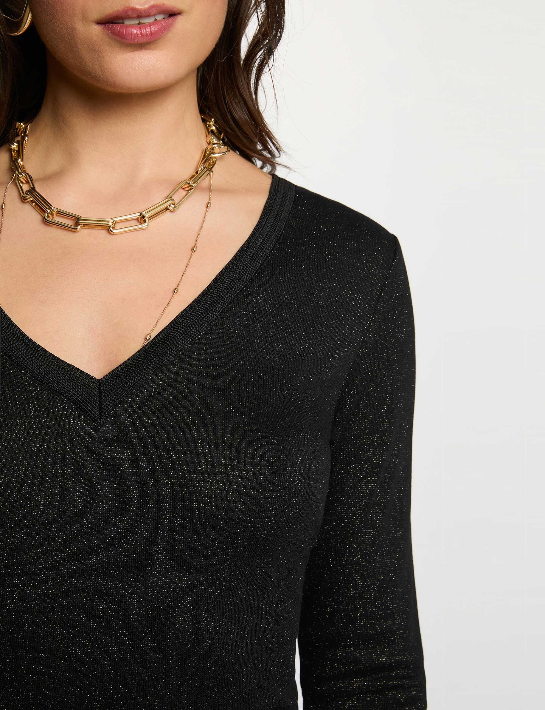 T-shirt cintr&eacute; col v noir femme