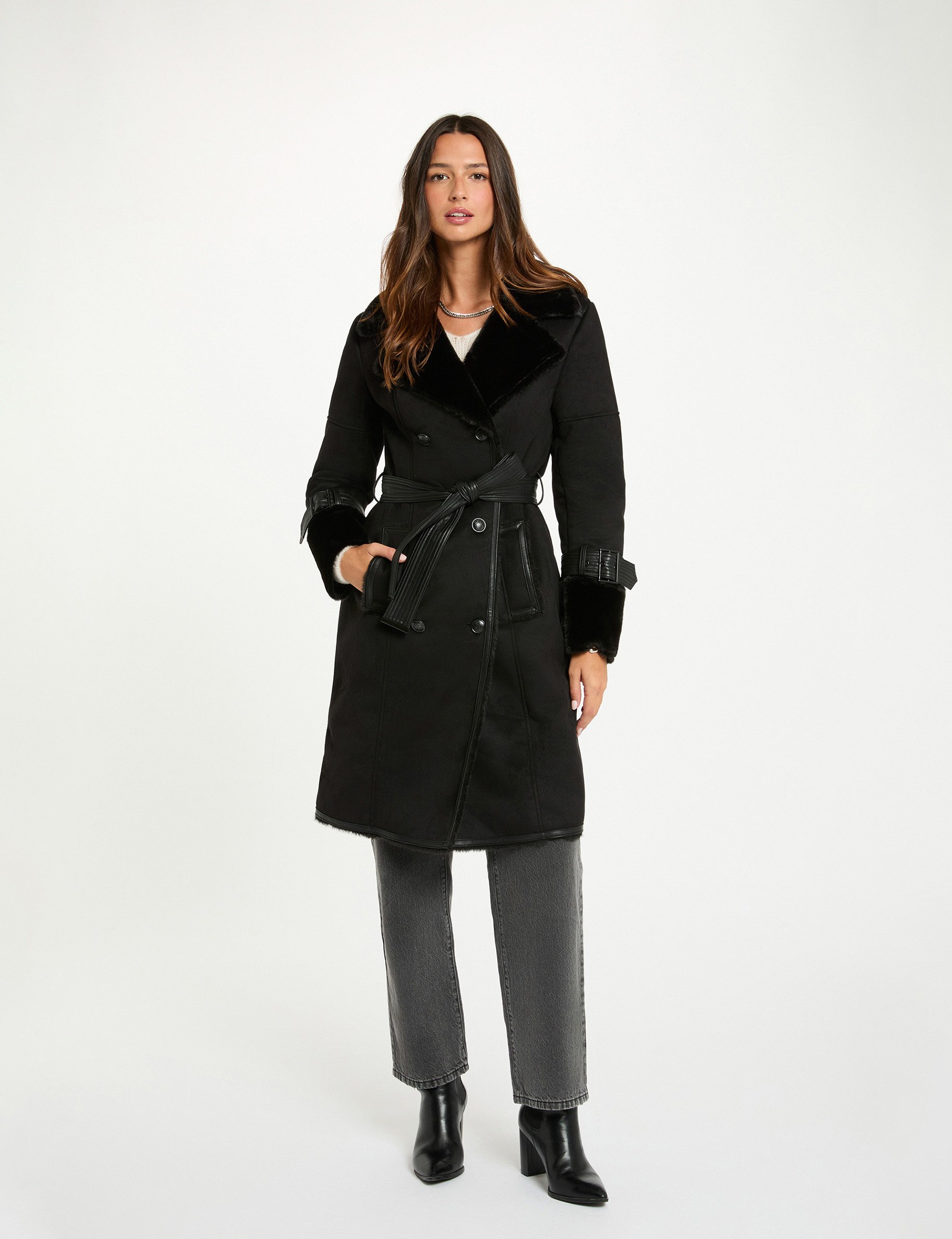 Getailleerde trench met imitatiebont zwart vrouw