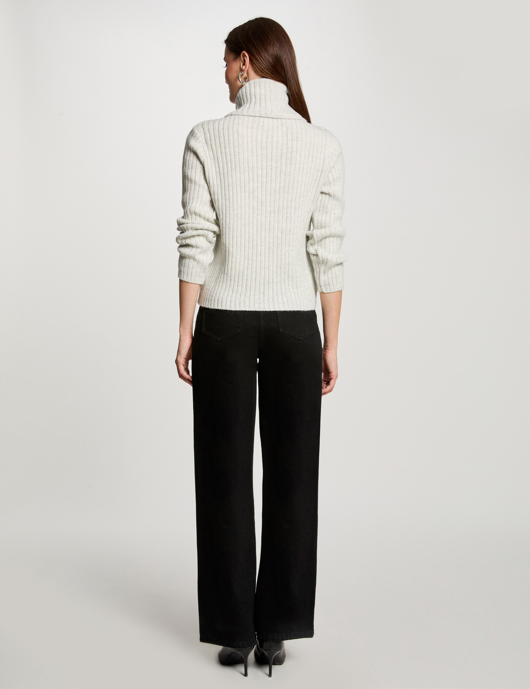 Pull col roul&eacute; &agrave; boutons gris clair femme