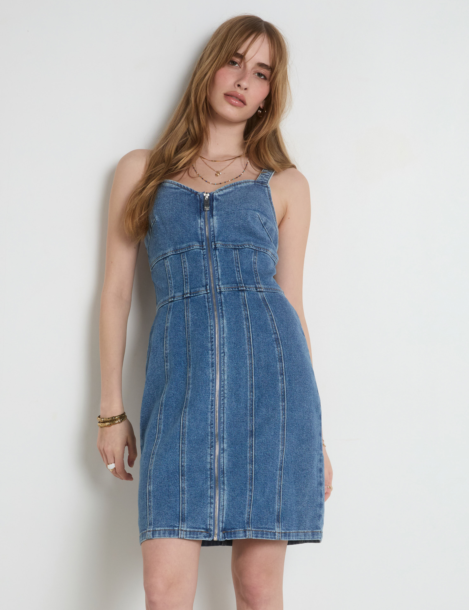 robe courte ajustee en jean denim stone femme Robe courte ajustée en jean denim stone femme