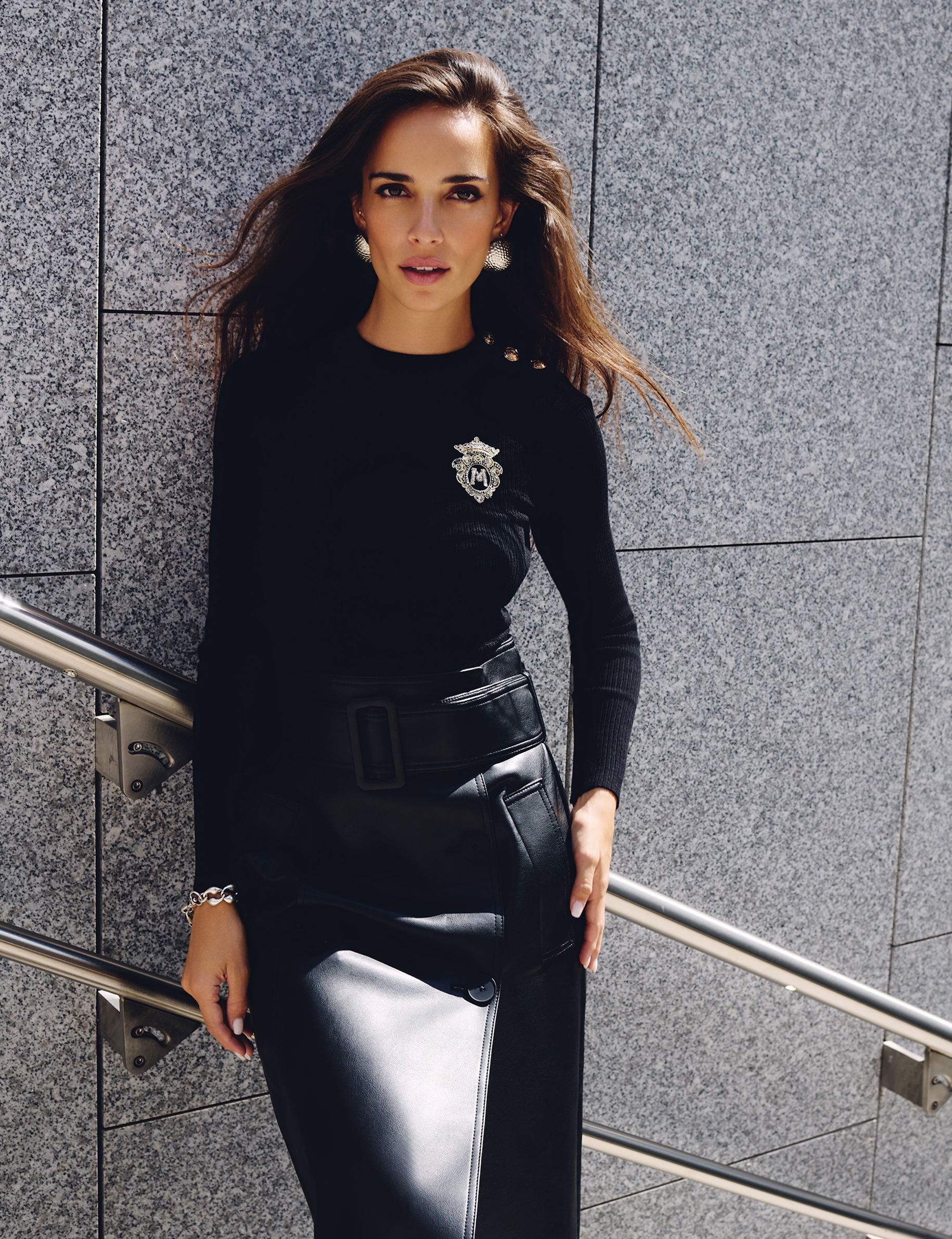 Pull col rond côtelé noir femme