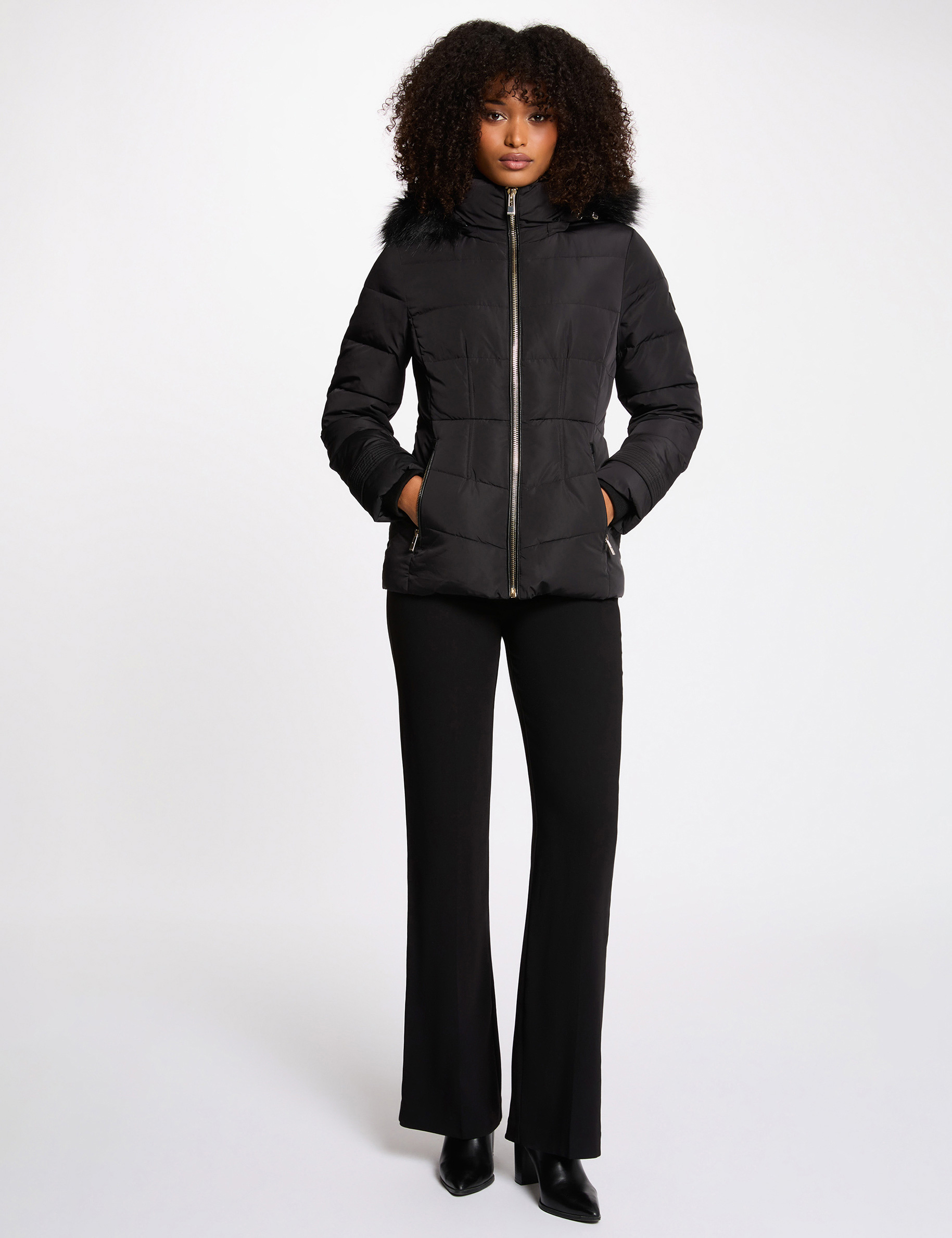 doudoune courte ajustee noir femme Doudoune courte ajustée noir femme