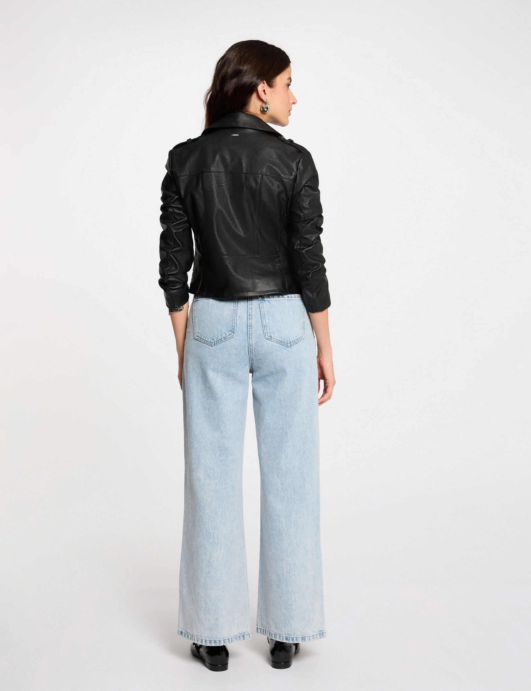blouson droit avec col crante a revers noir femme Blouson droit avec col cranté à revers noir femme