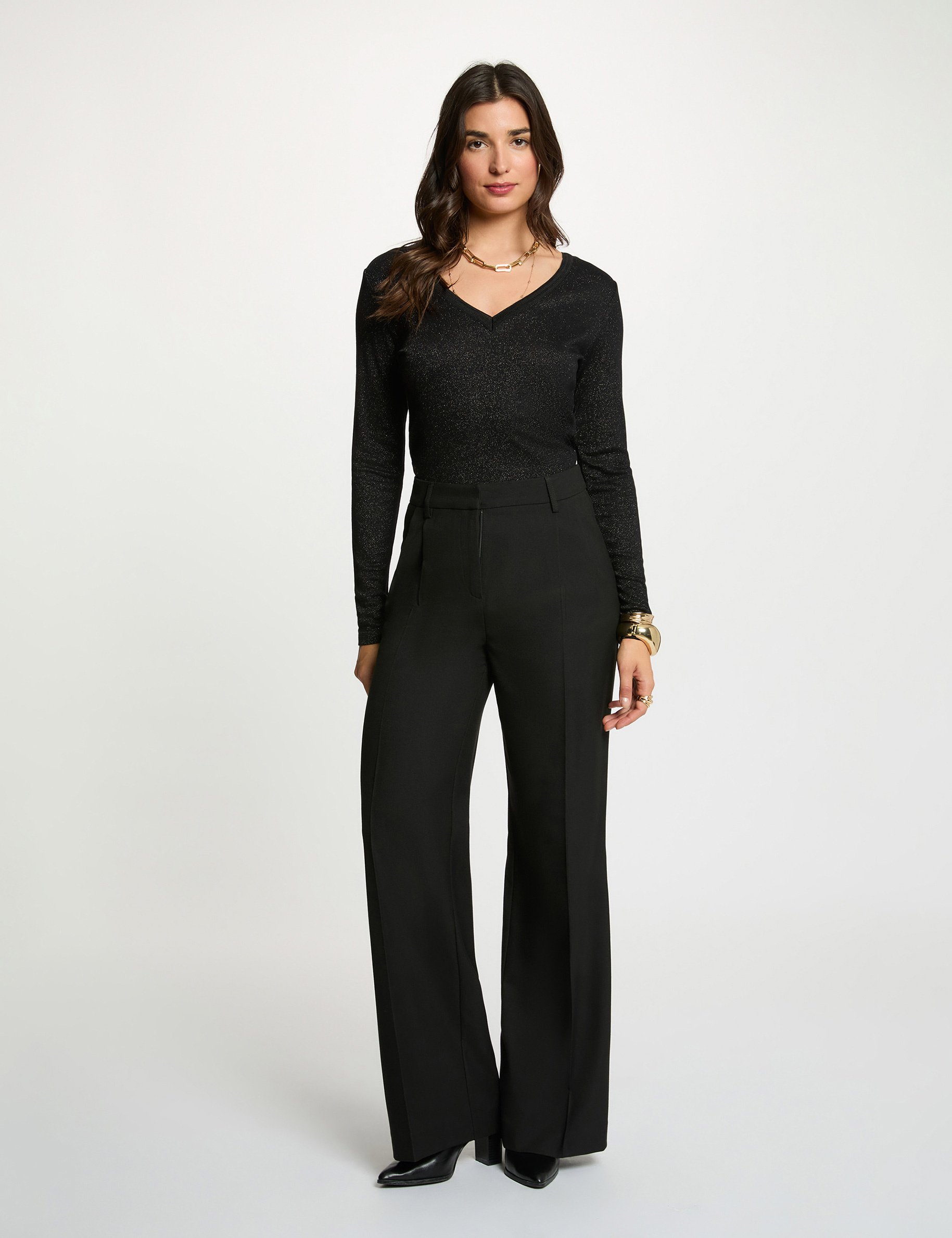 T-shirt cintr&eacute; col v noir femme