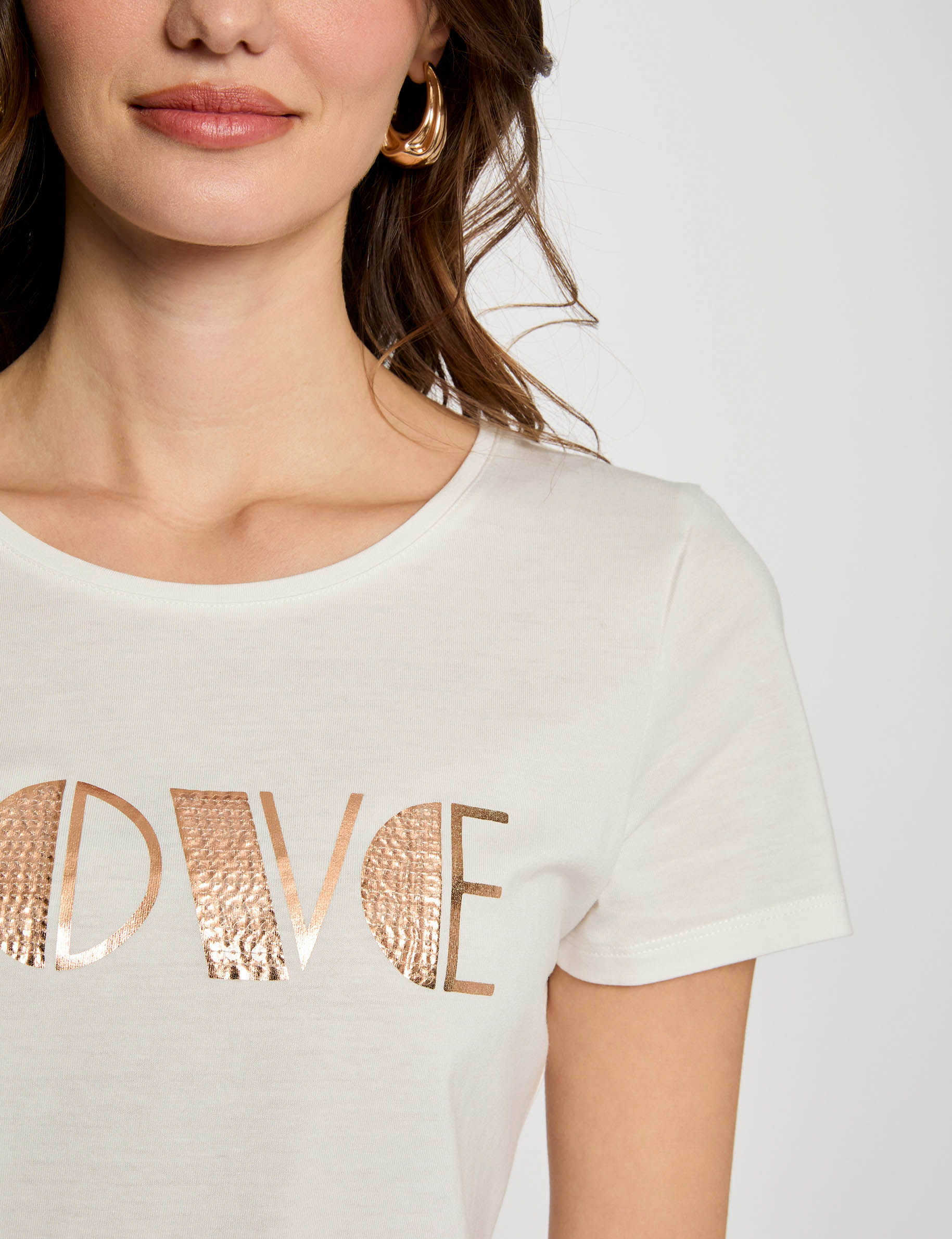 T-shirt met opschrift helder wit vrouw