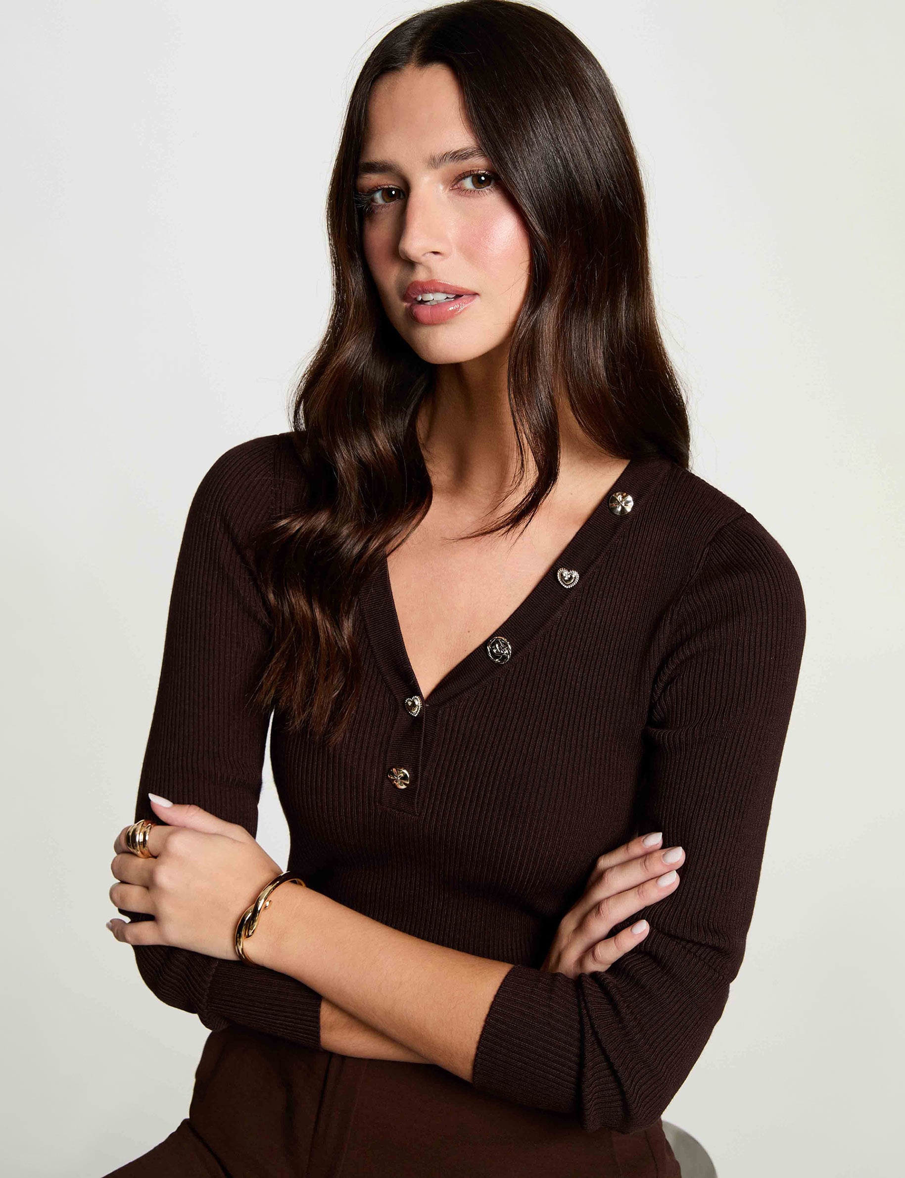 Pull col v fantaisie marron fonc&eacute; femme