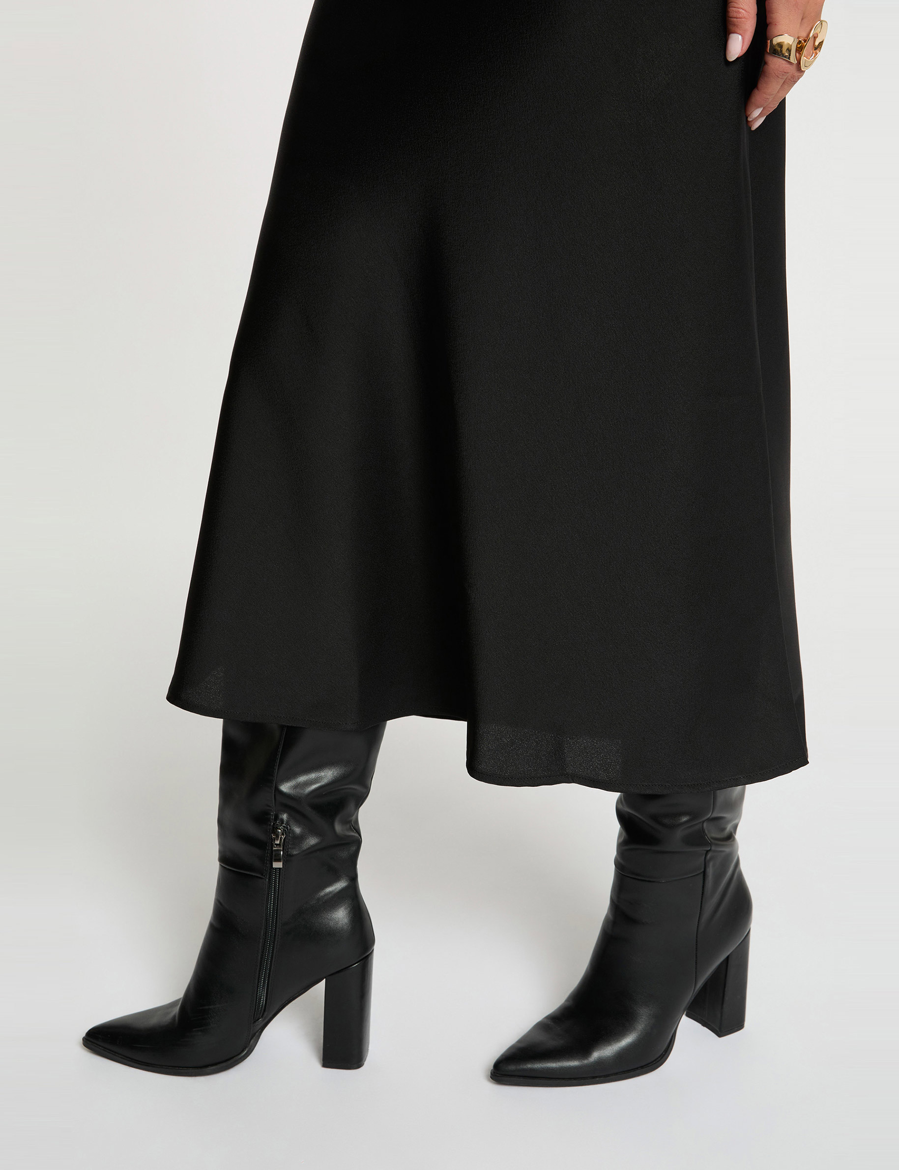 Jupe longue satinée noir femme