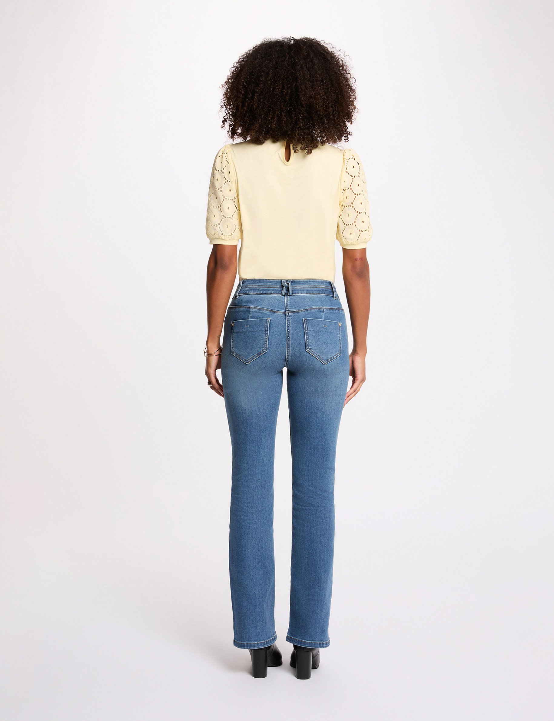 T-shirt manches courtes brod&eacute; jaune pastel femme