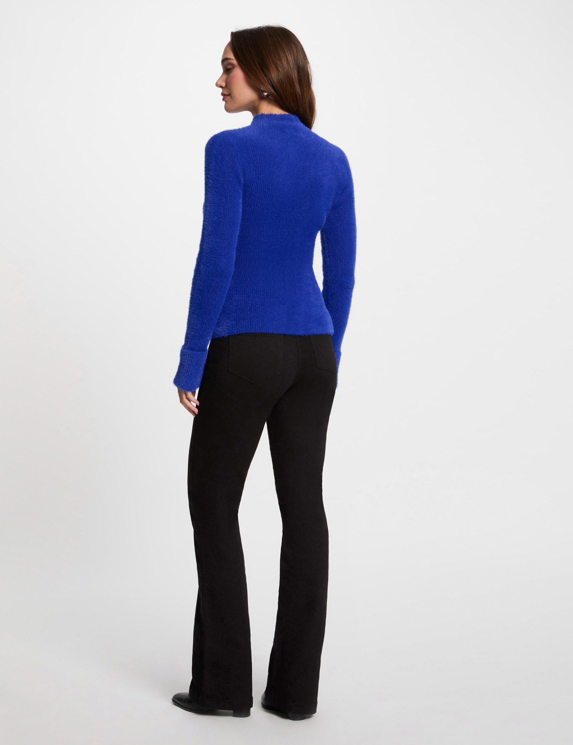 lang gebreide trui met pluizige stof bleu vrouw Lang gebreide trui met pluizige stof bleu vrouw