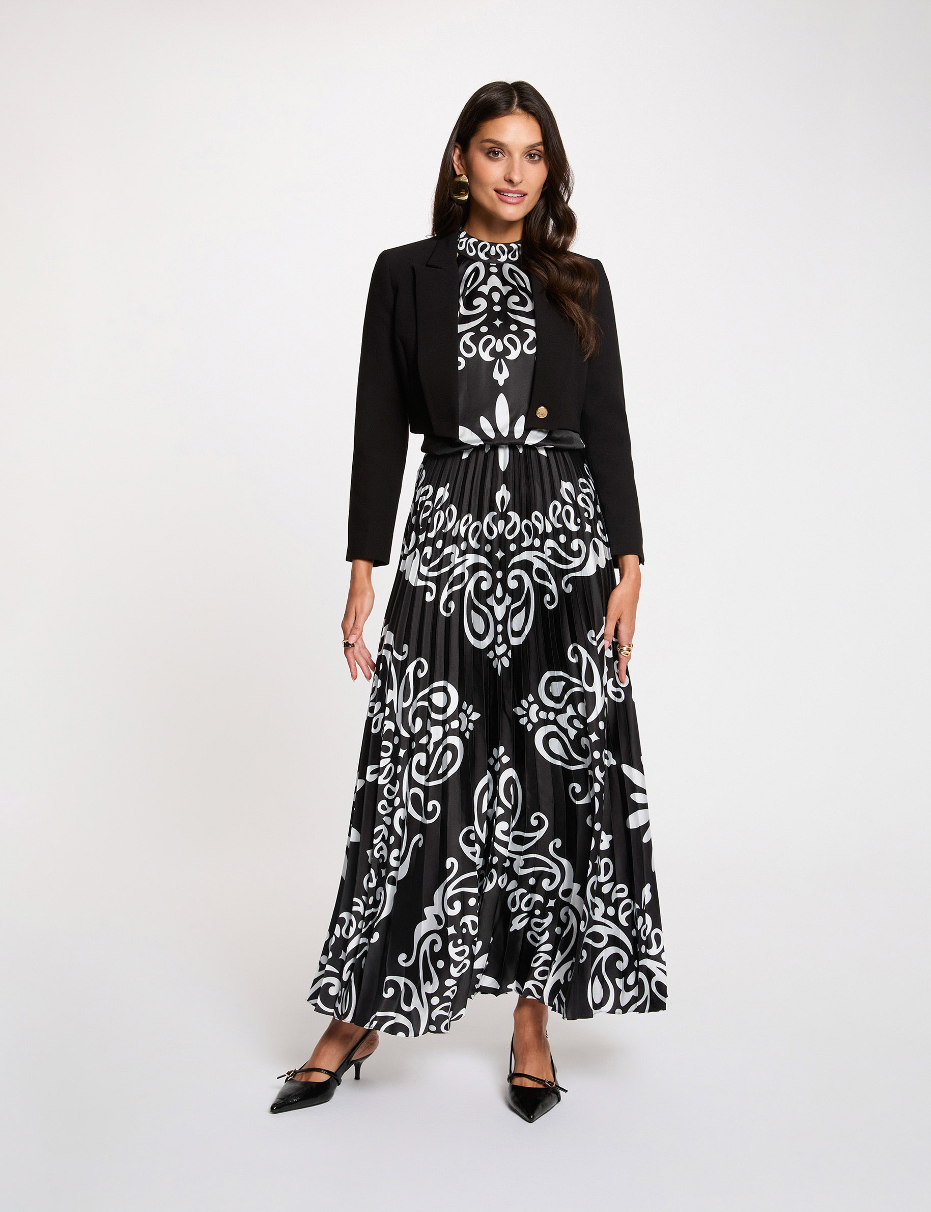 Veste courte droite col crant&eacute; &agrave; revers noir femme