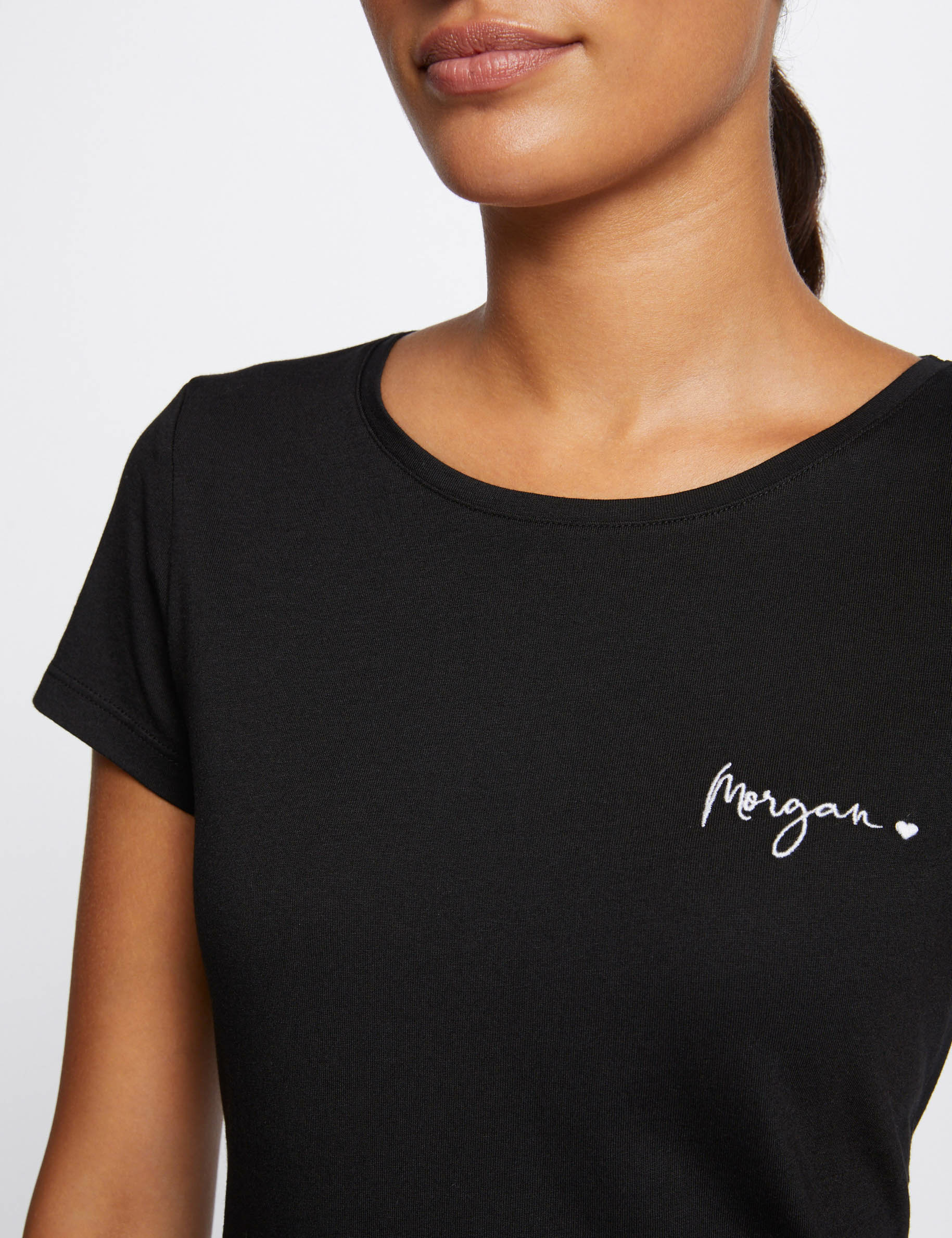 T-shirt met korte mouwen en borduursel zwart vrouw T-shirt met korte mouwen en borduursel zwart vrouw
