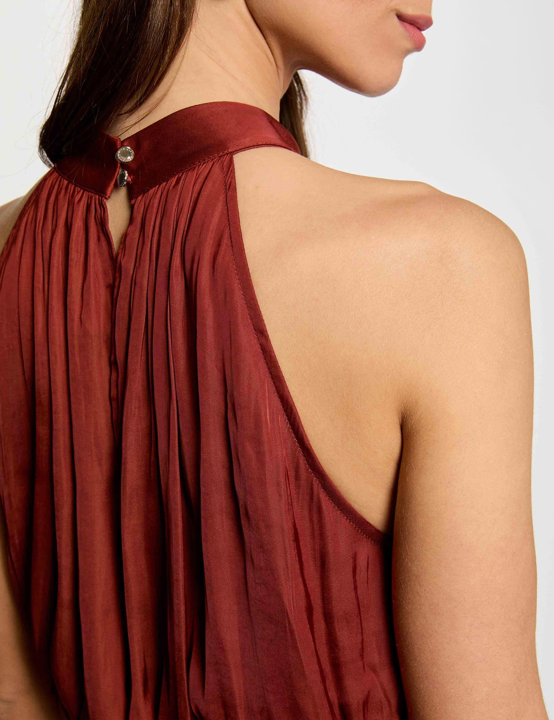 Robe longue &eacute;vas&eacute;e fluide marron cognac femme