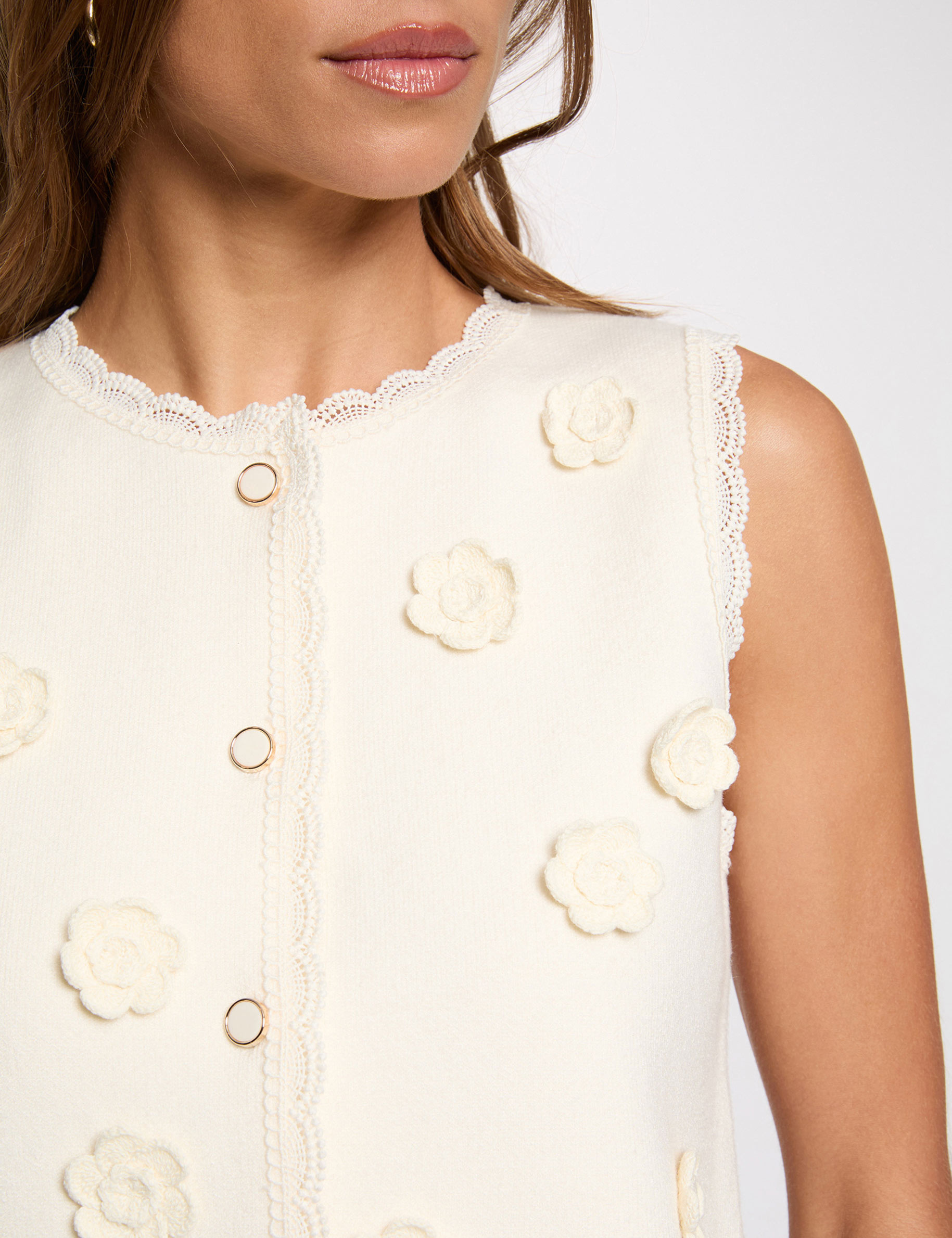 Gilet ajust&eacute; col rond ivoire femme