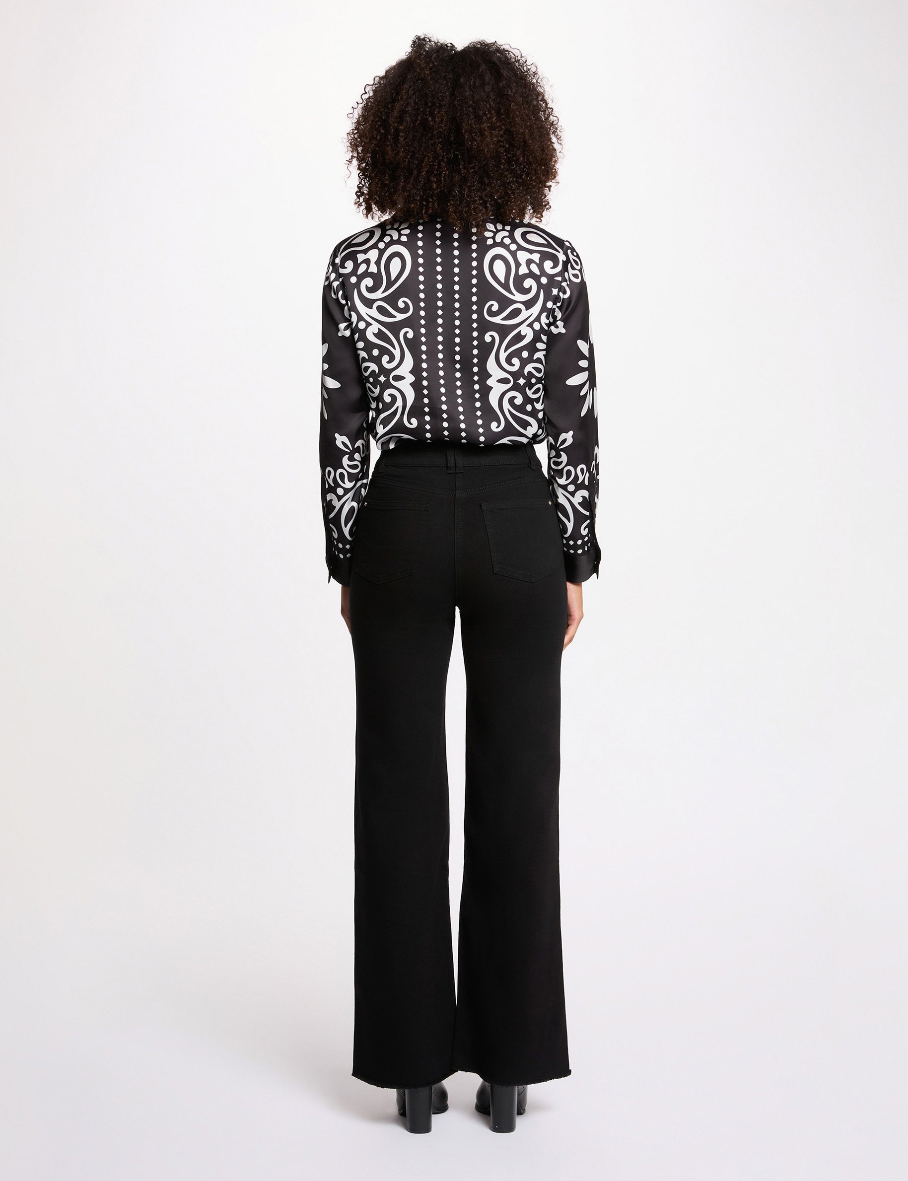 Chemise fluide imprim&eacute;e noir femme