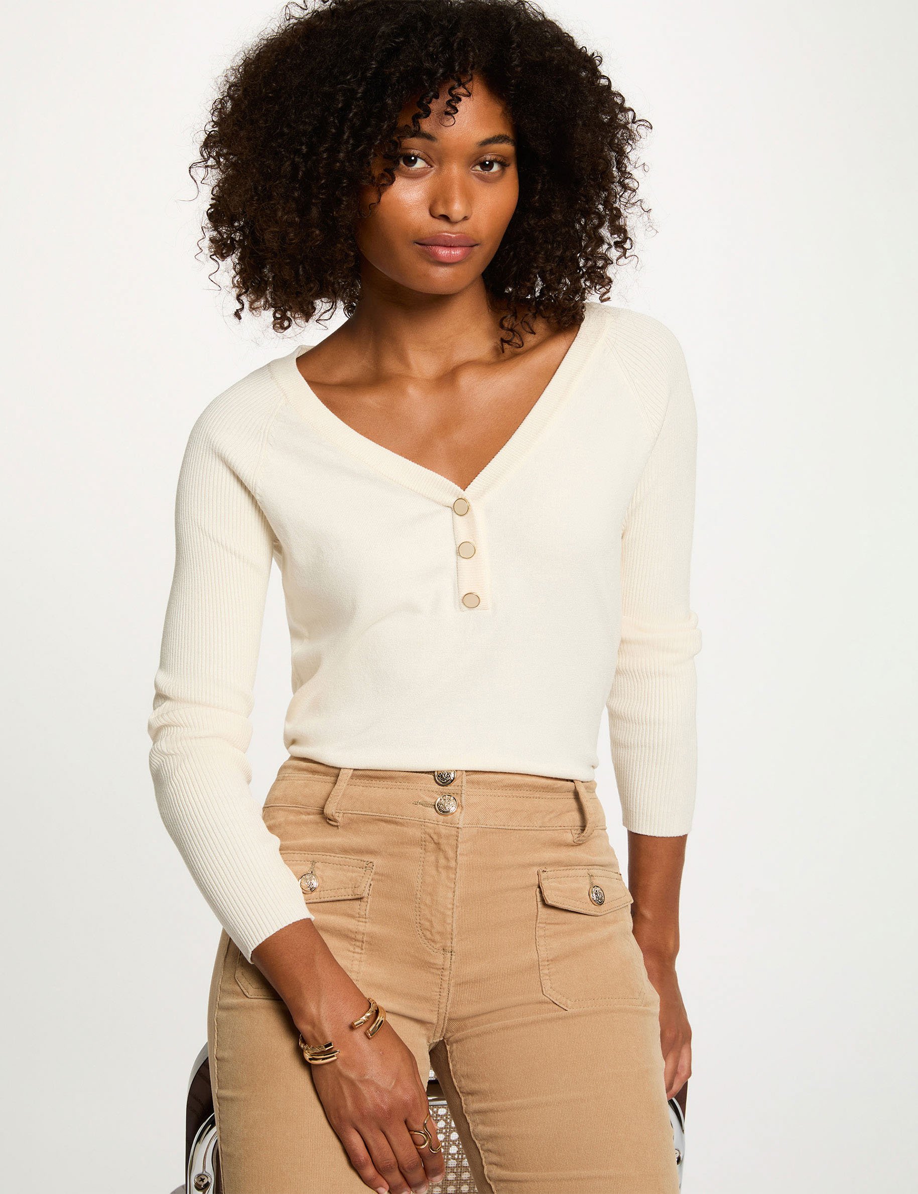pull ajuste col v ivoire femme Pull ajusté col v ivoire femme