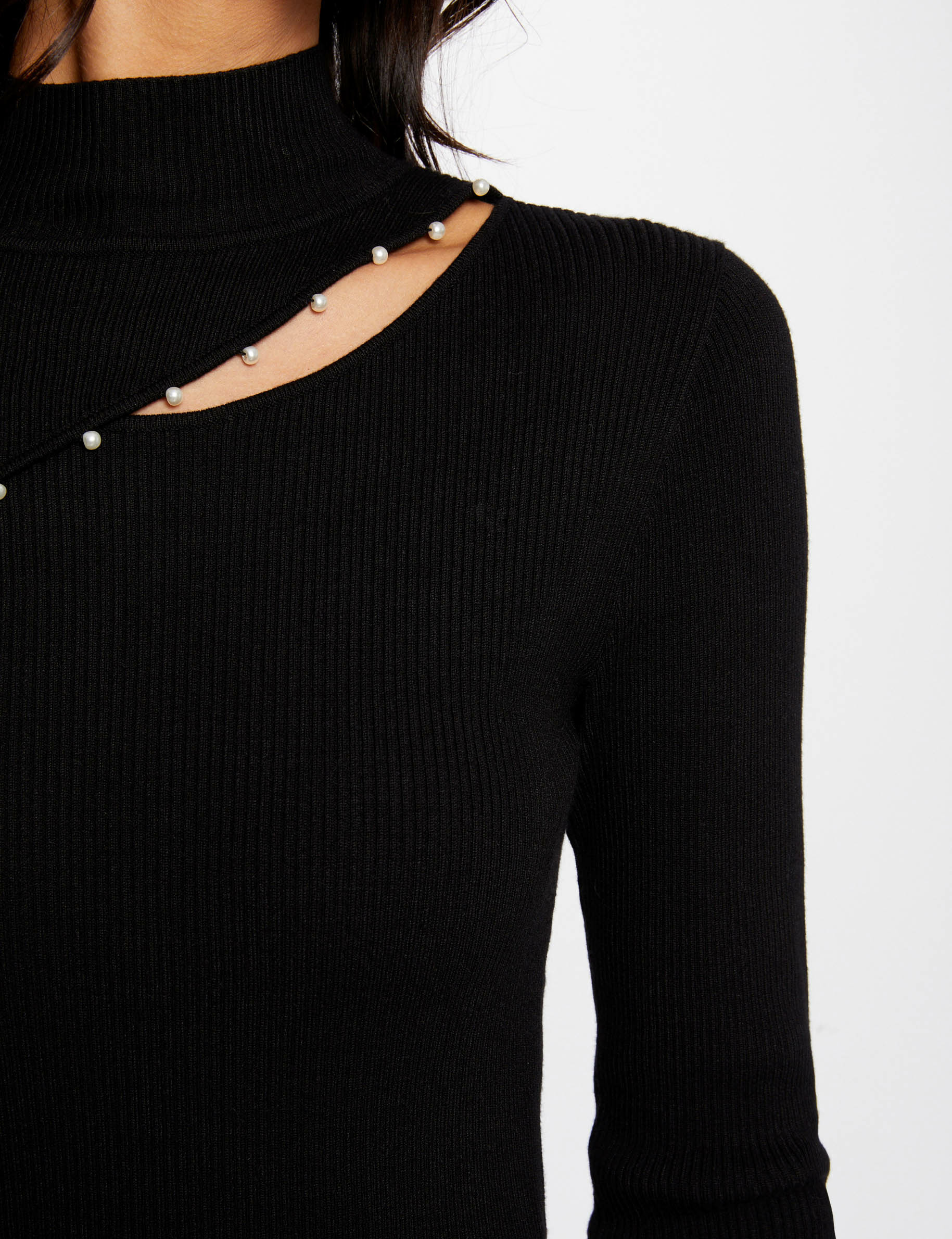 Pull avec top epaule ouverte