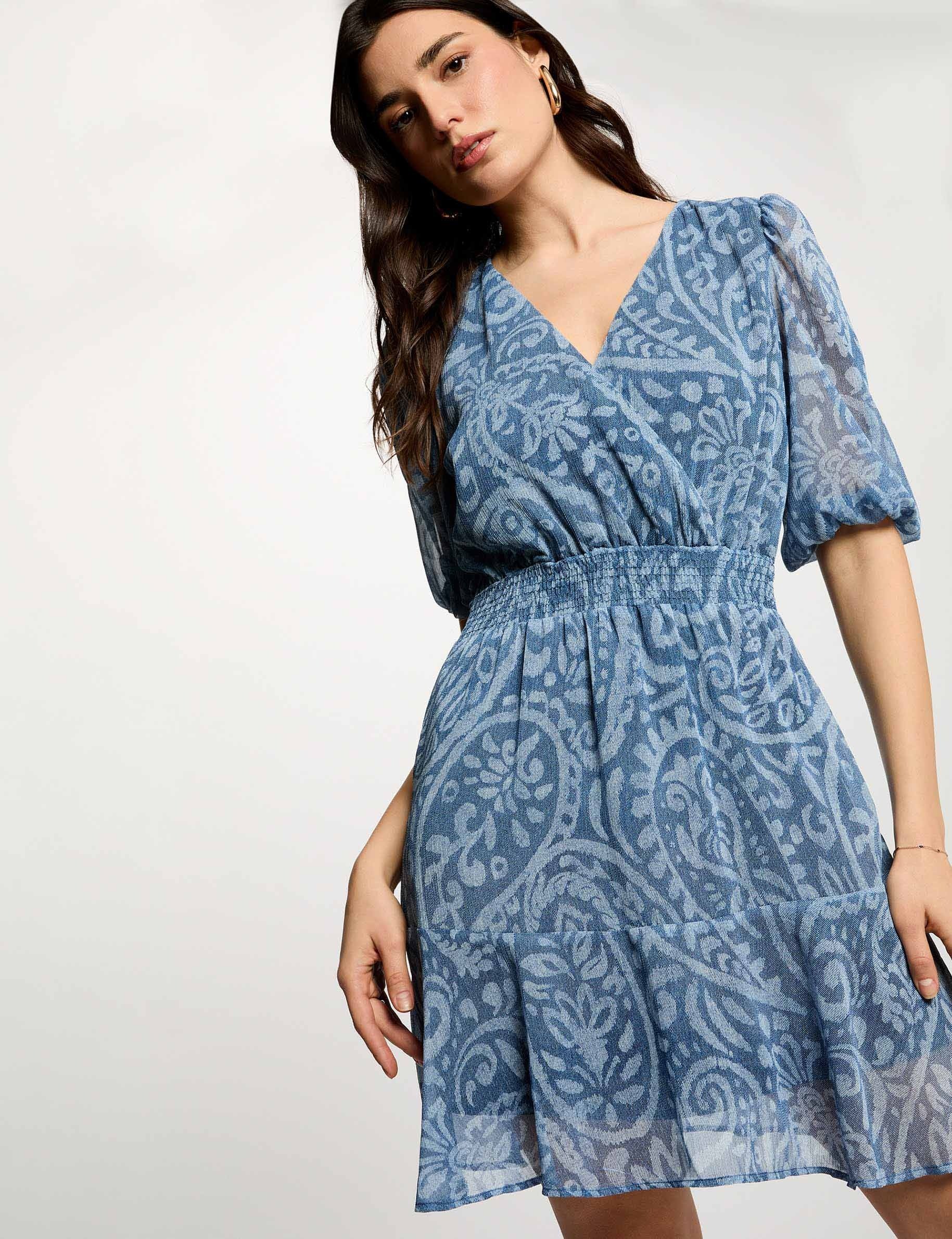 Korte overslagjurk meerkleurig vrouw