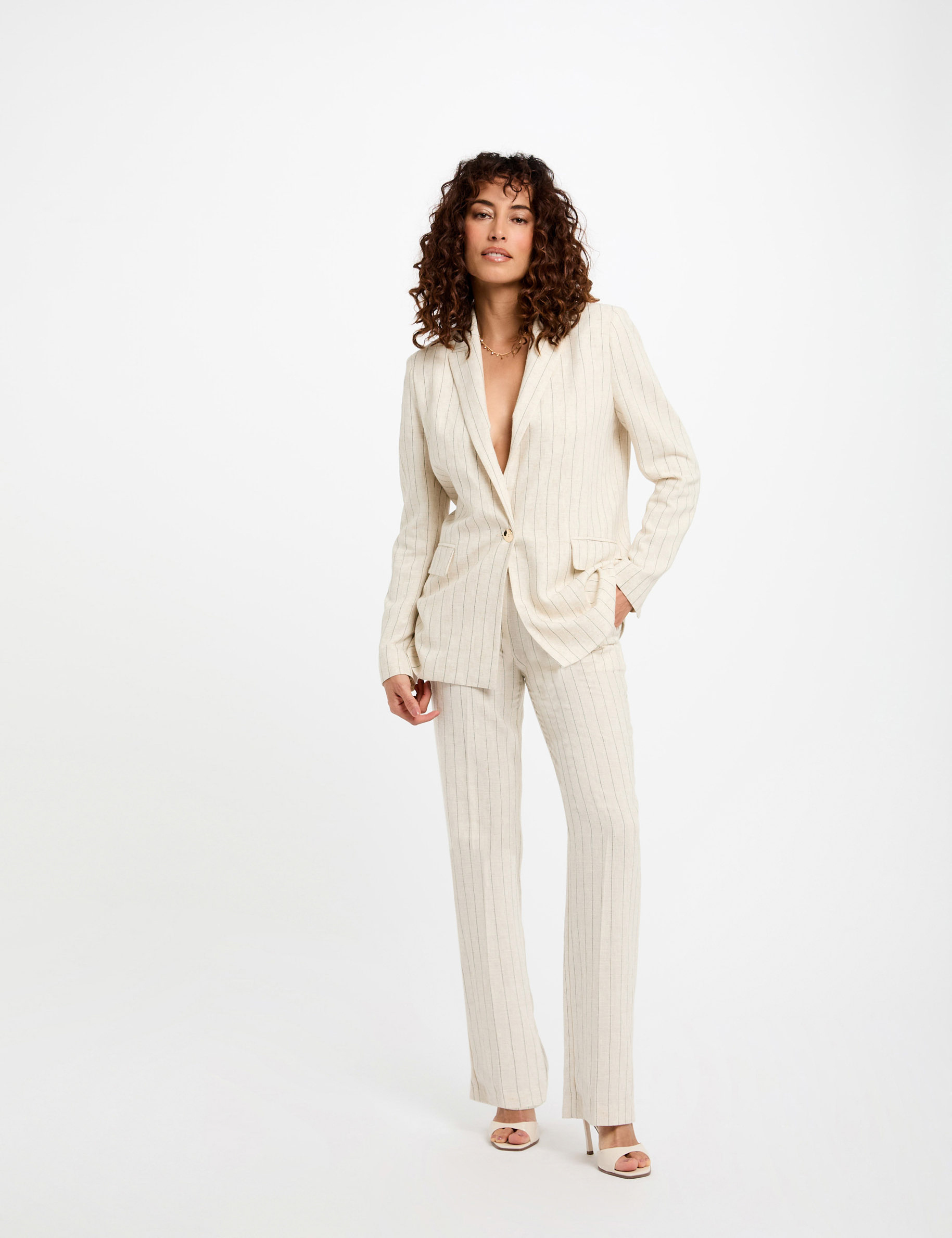 gestreepte blazer beige vrouw Gestreepte blazer beige vrouw