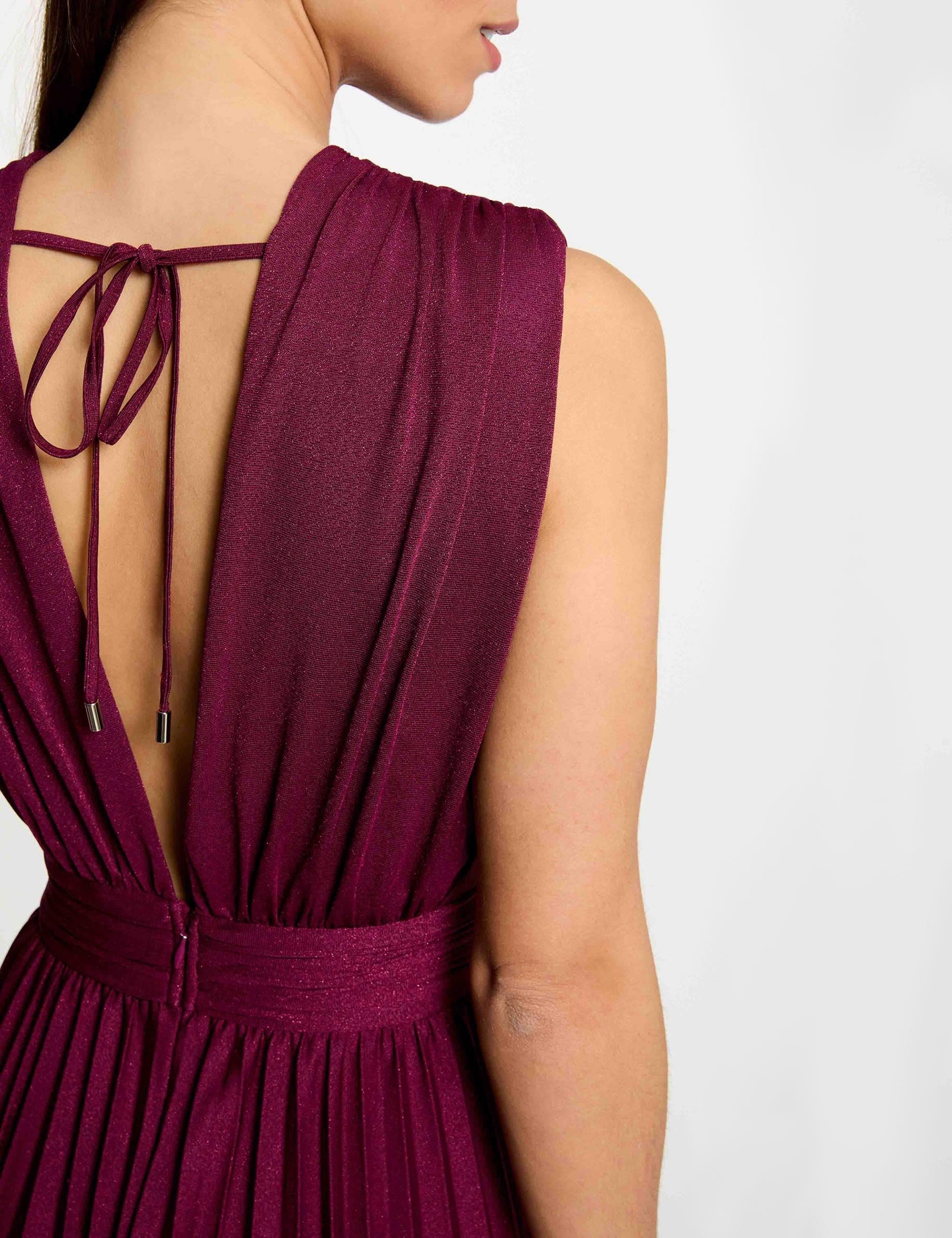 Robe longue droite pliss&eacute;e prune femme