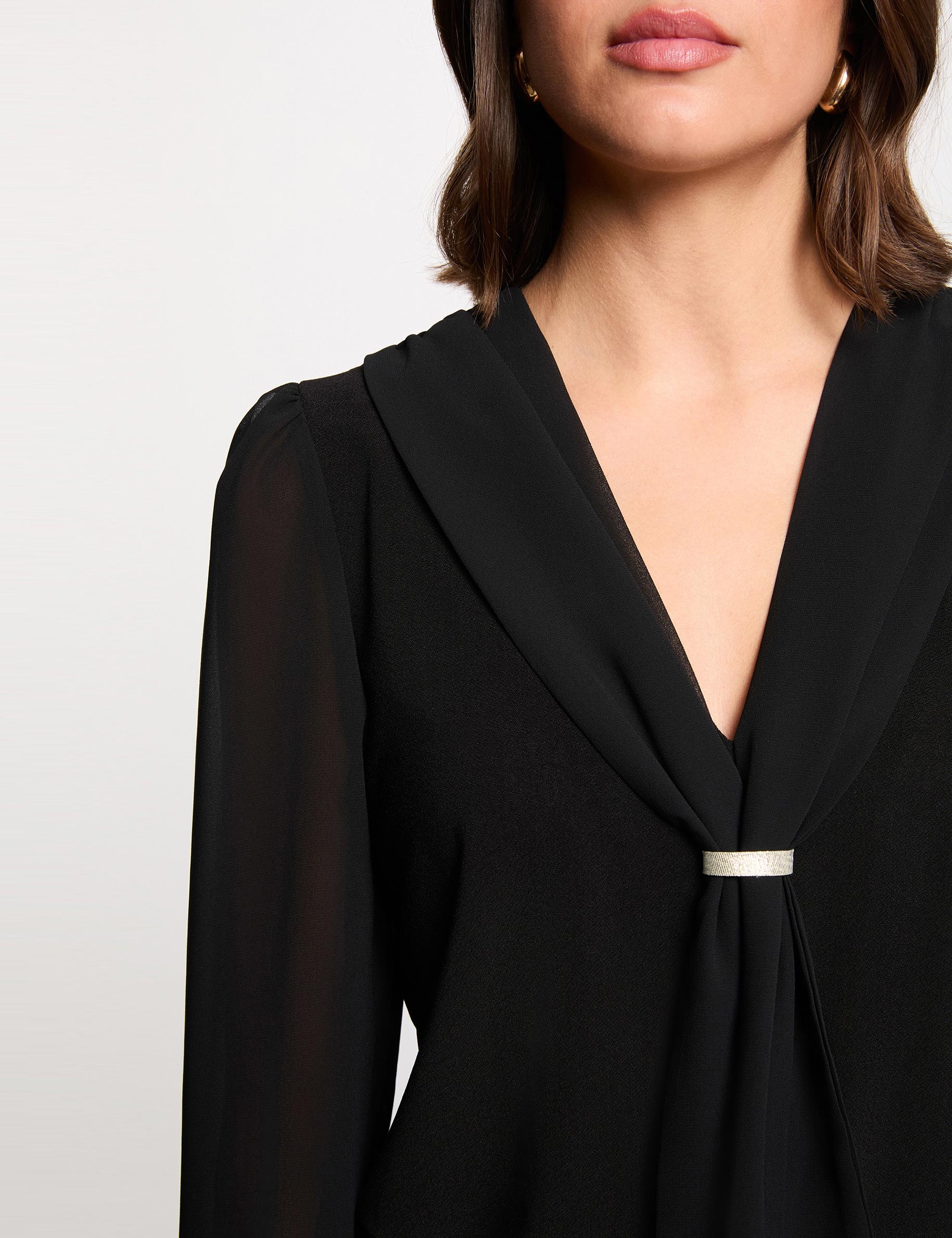 T-shirt met lavallièrekraag zwart vrouw