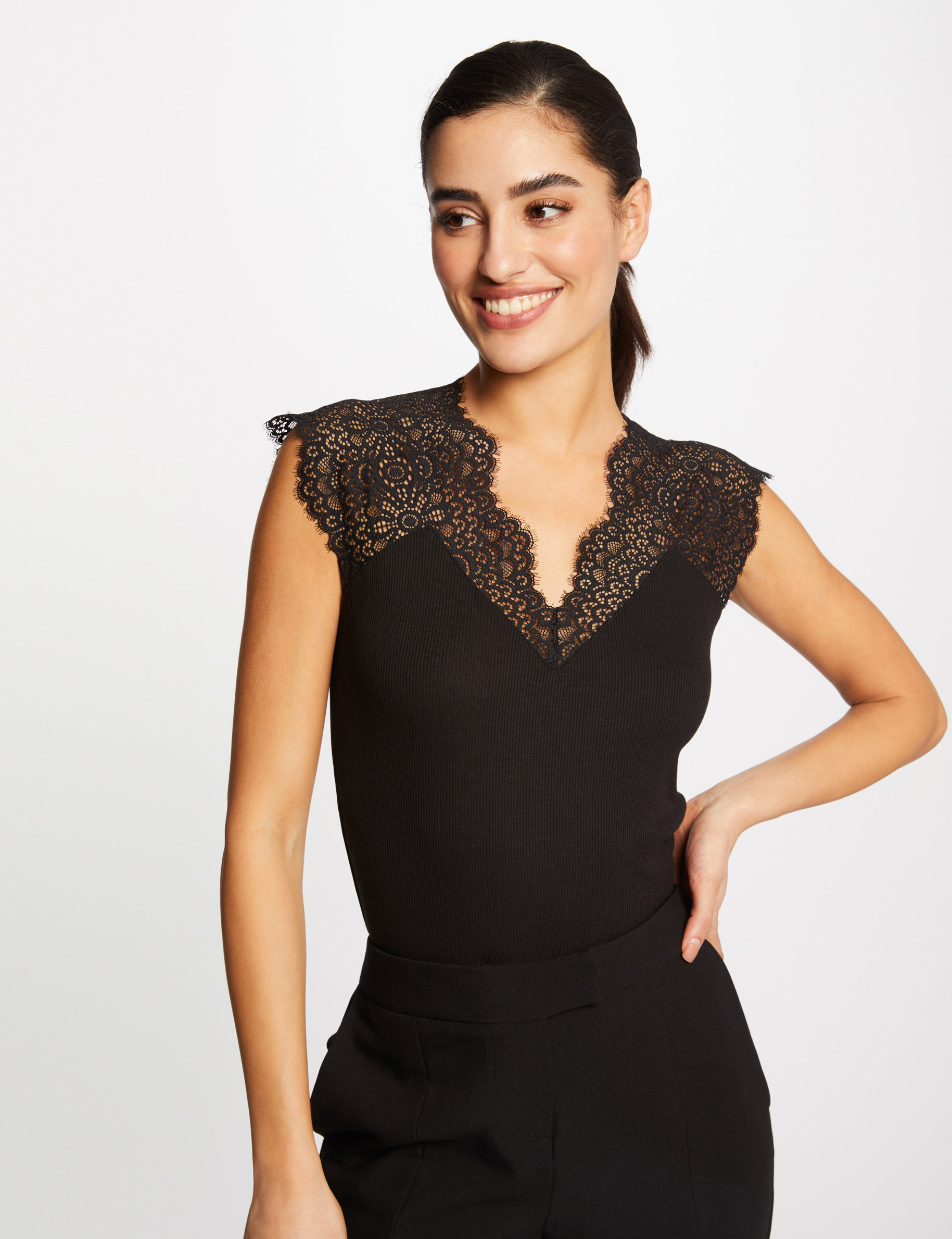 Tanktop met brede kanten bandjes zwart vrouw