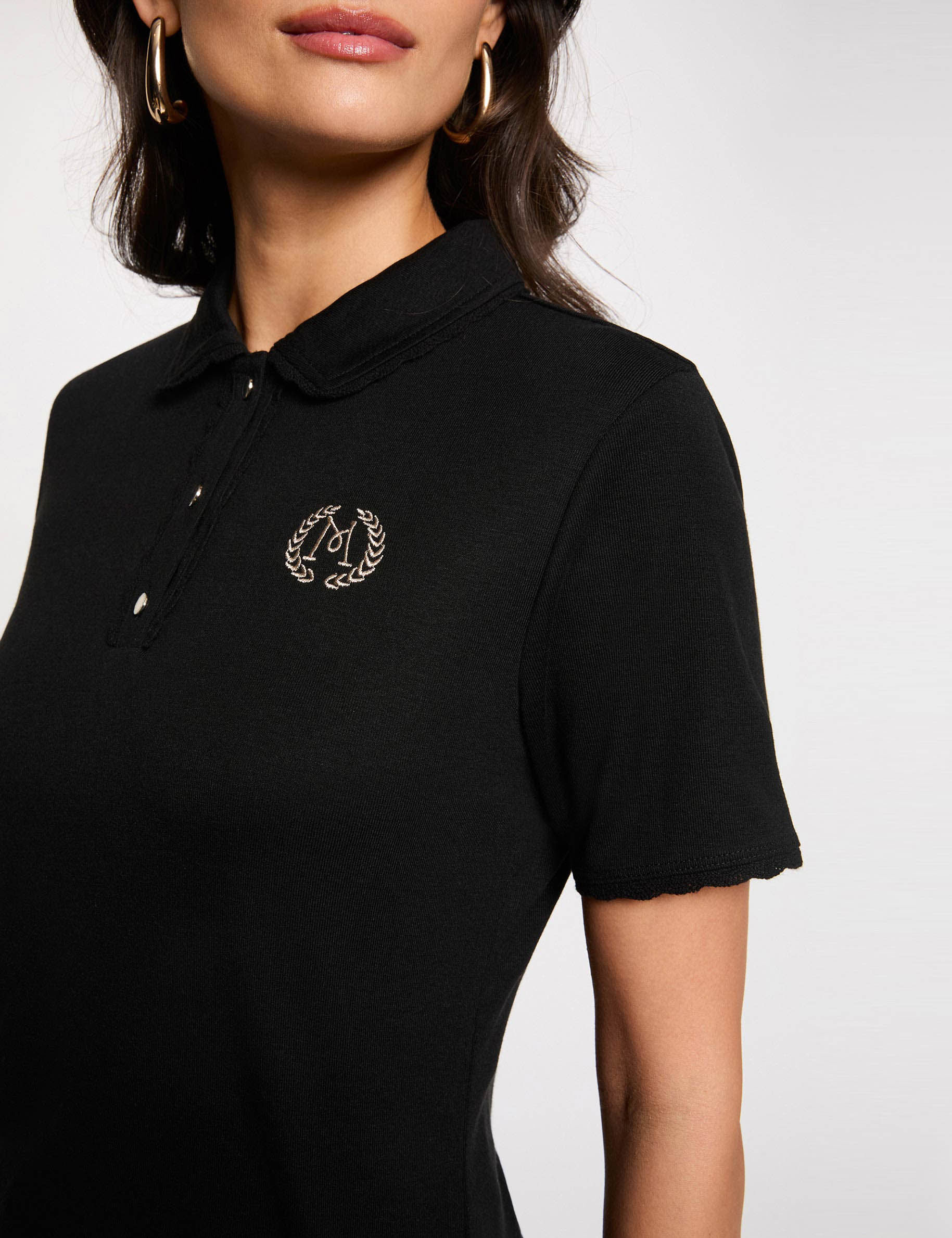 Maille l&eacute;g&egrave;re col &agrave; revers noir femme