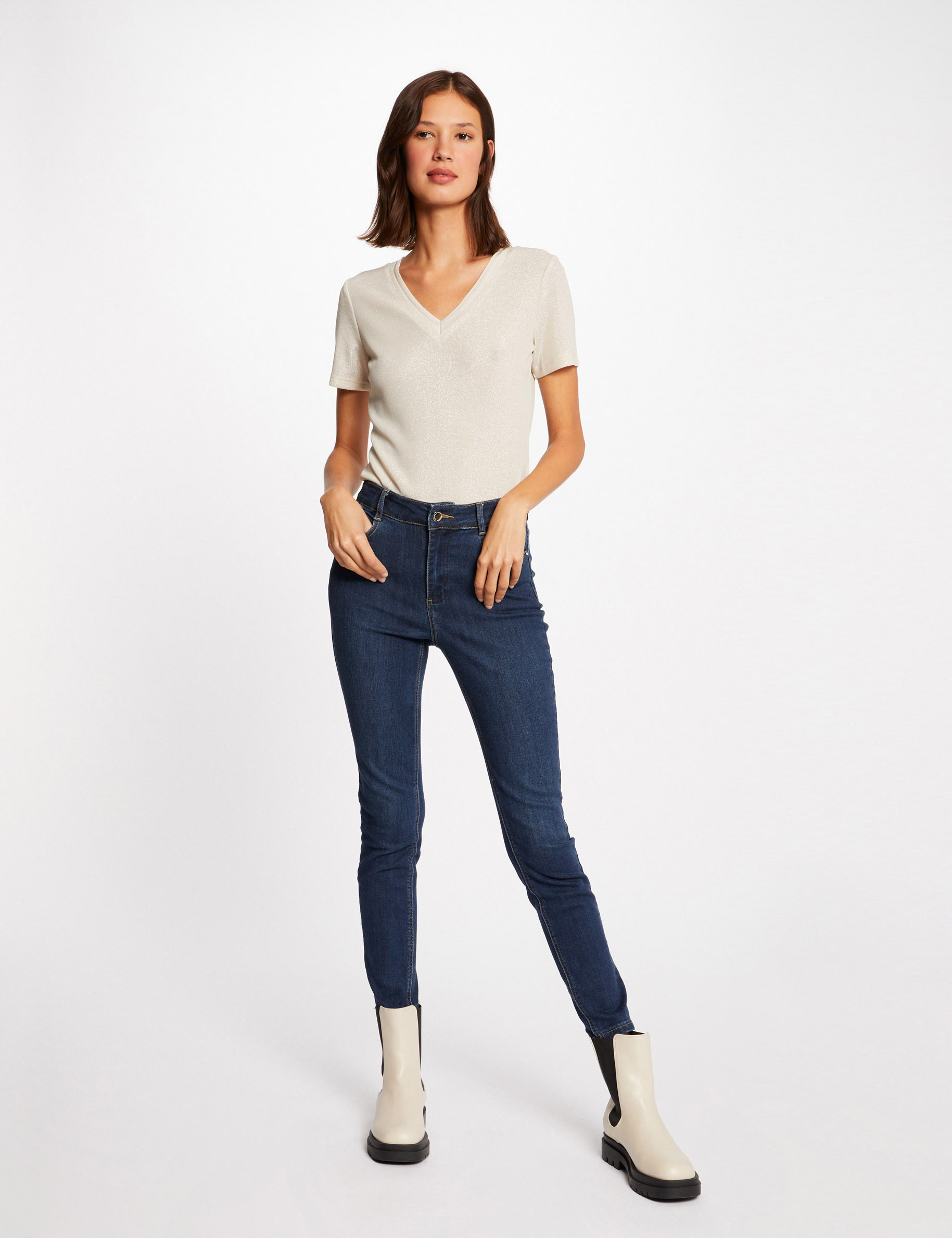 t shirt met korte mouwen en v hals ivoor vrouw T-shirt met korte mouwen en V-hals ivoor vrouw