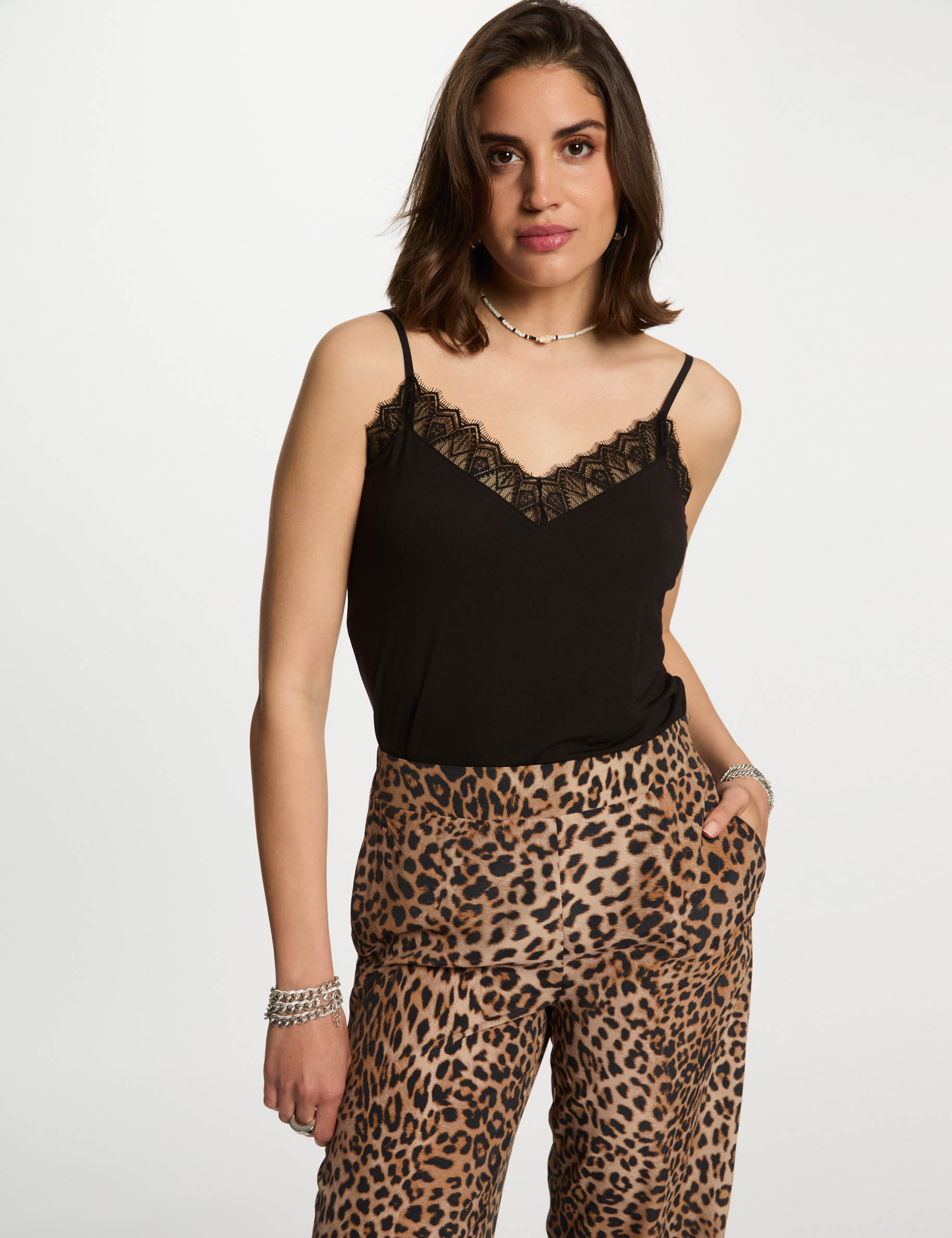tanktop met fijne bandjes zwart vrouw Tanktop met fijne bandjes zwart vrouw