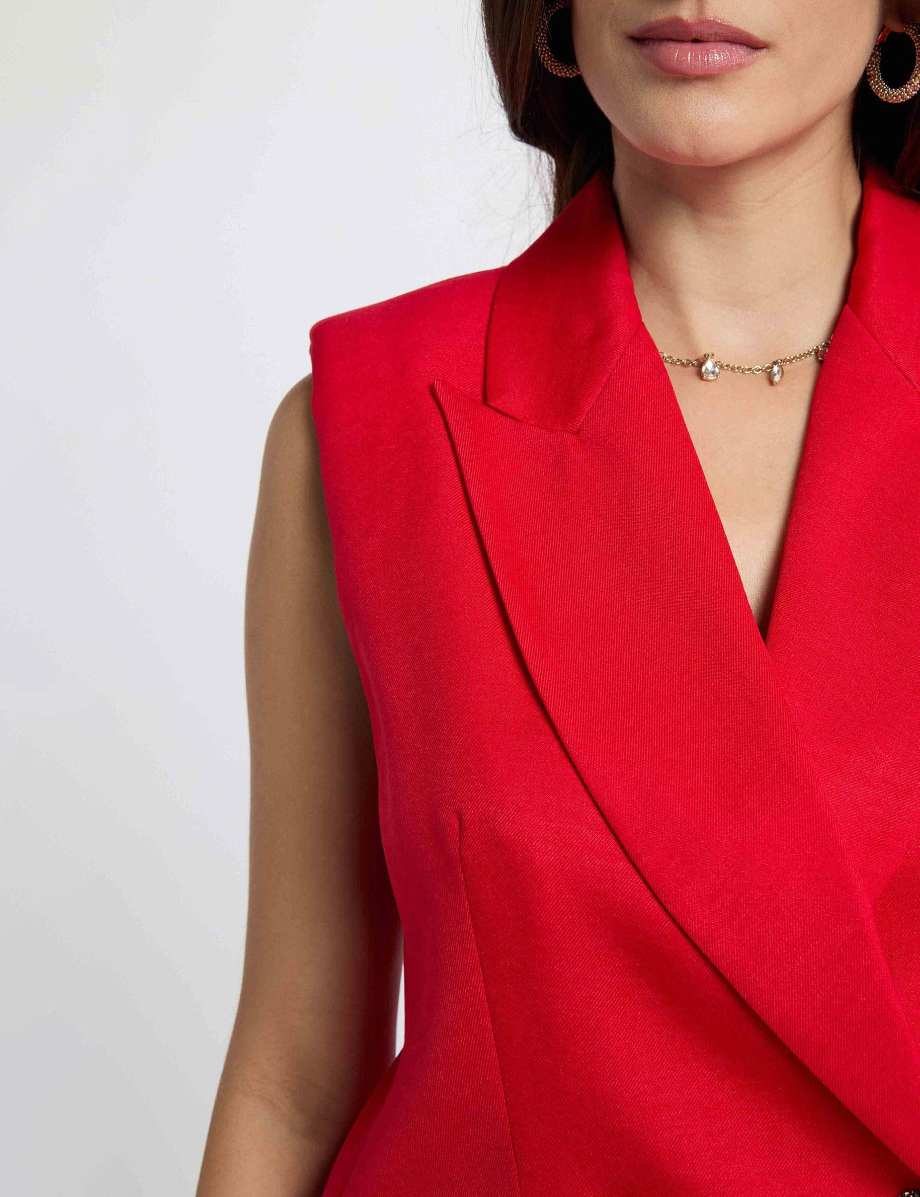 Veste sans manches ajust&eacute;e rouge femme