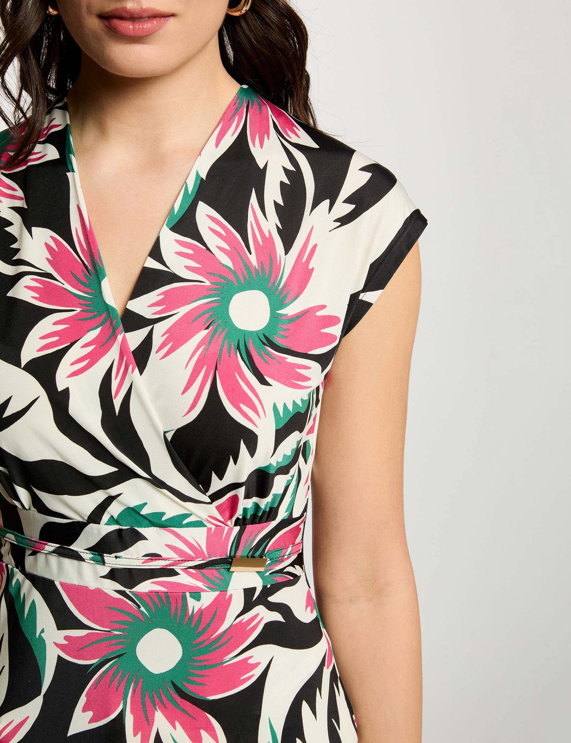 T-shirt cintr&eacute; col v multicolore femme