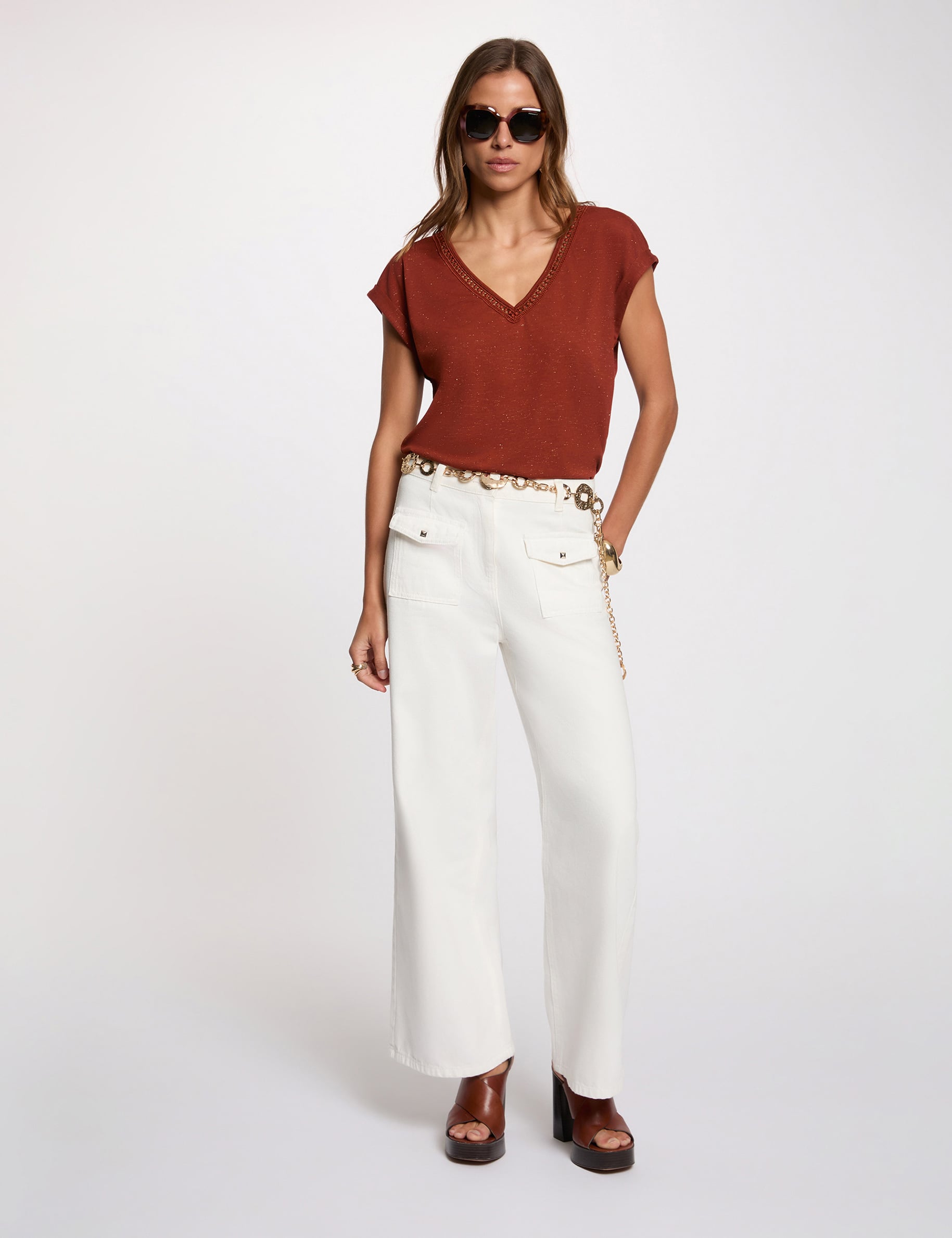 Glanzend V-hals T-shirt cognacbruin vrouw