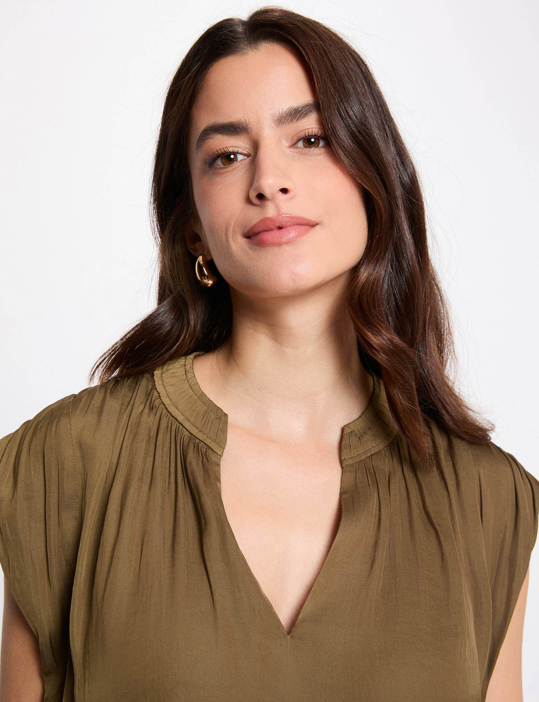 Blouse manches courtes satin vert kaki femme