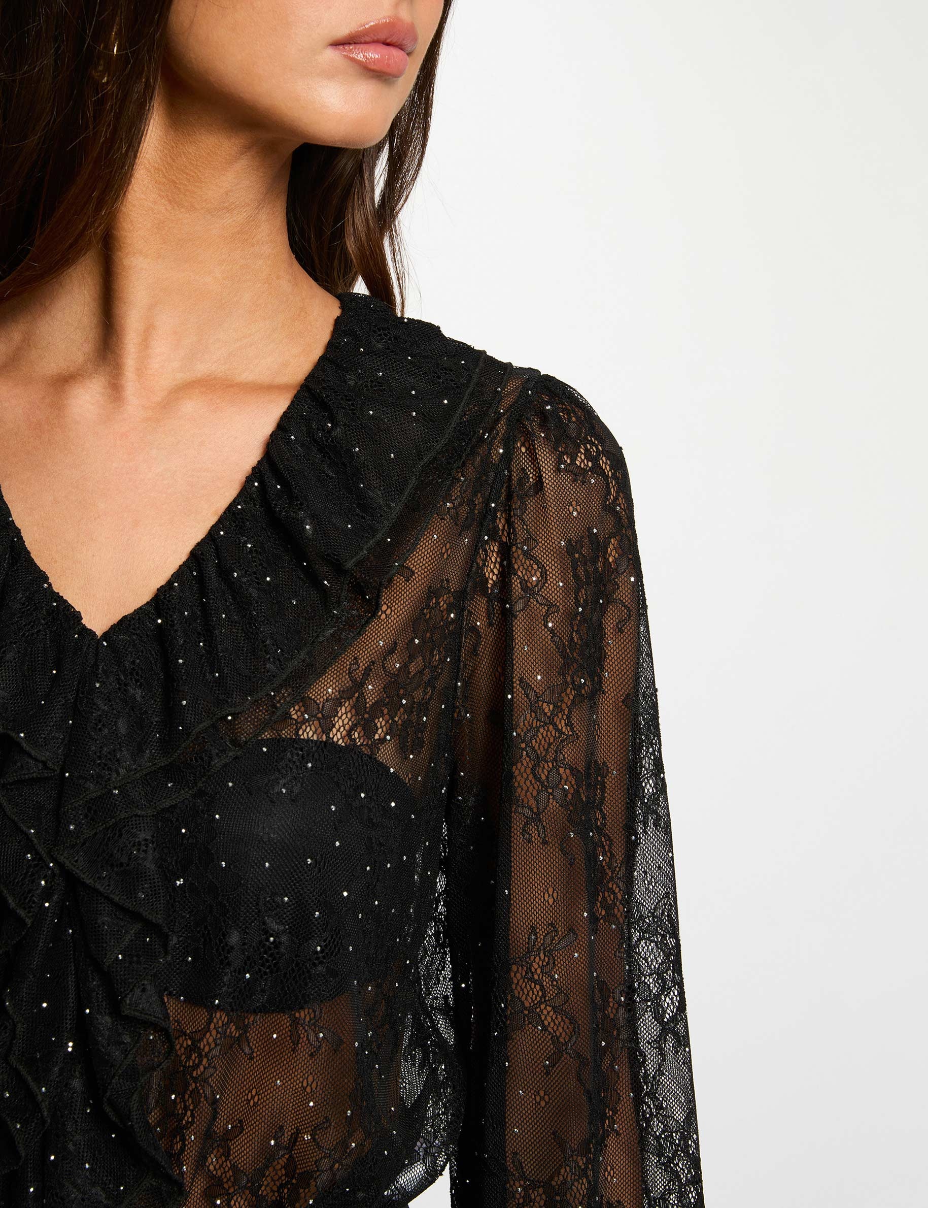 T-shirt dentelle col v noir femme