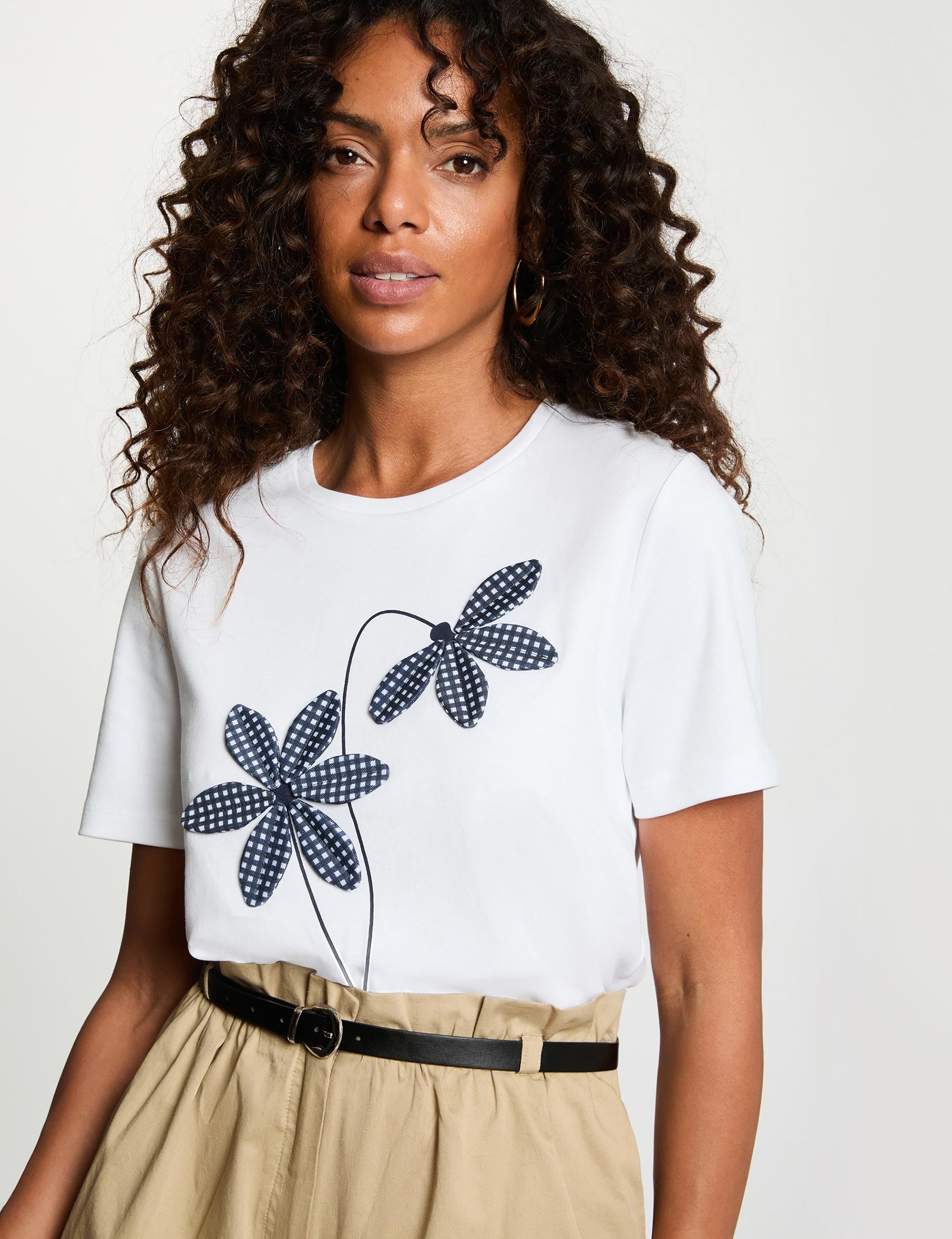 T-shirt imprim&eacute; fleurs blanc femme